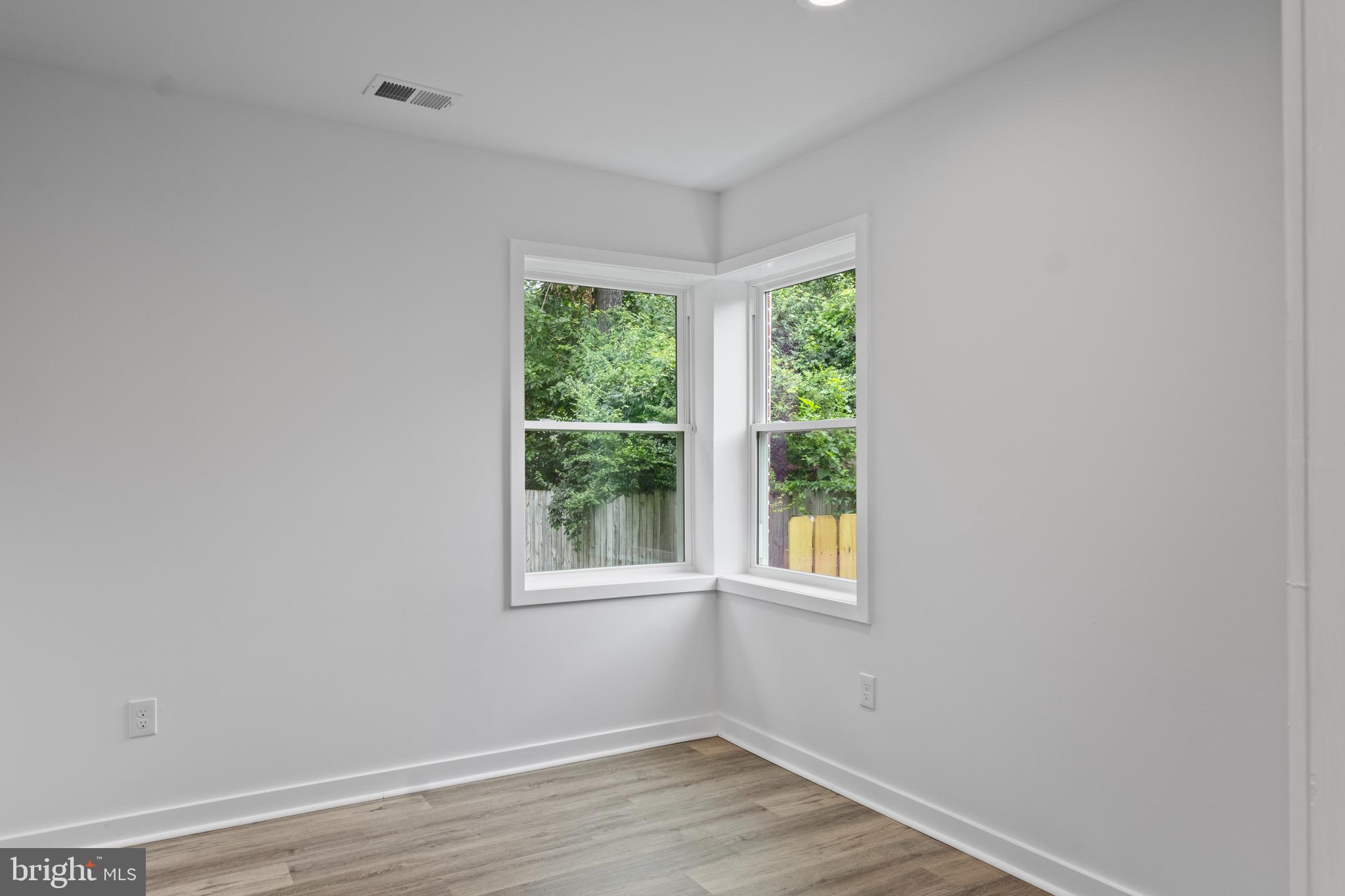 OAK SPRING - Residential