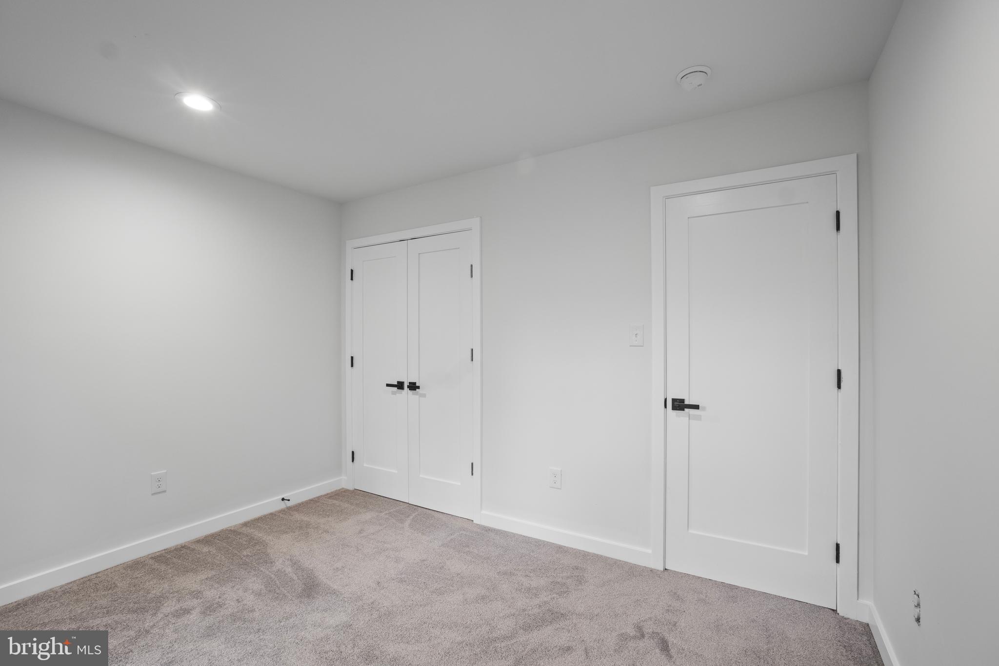 OAK SPRING - Residential