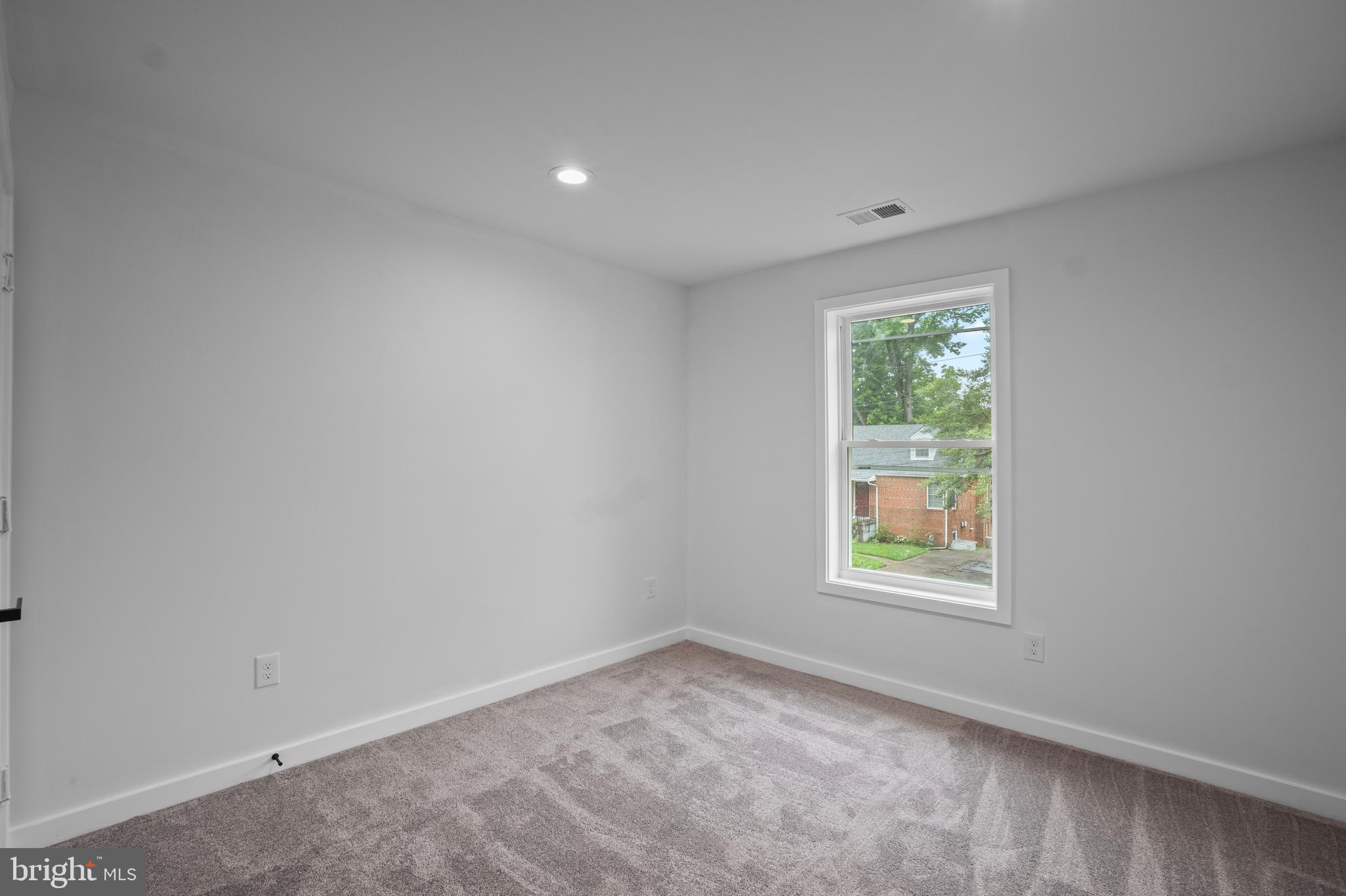 OAK SPRING - Residential