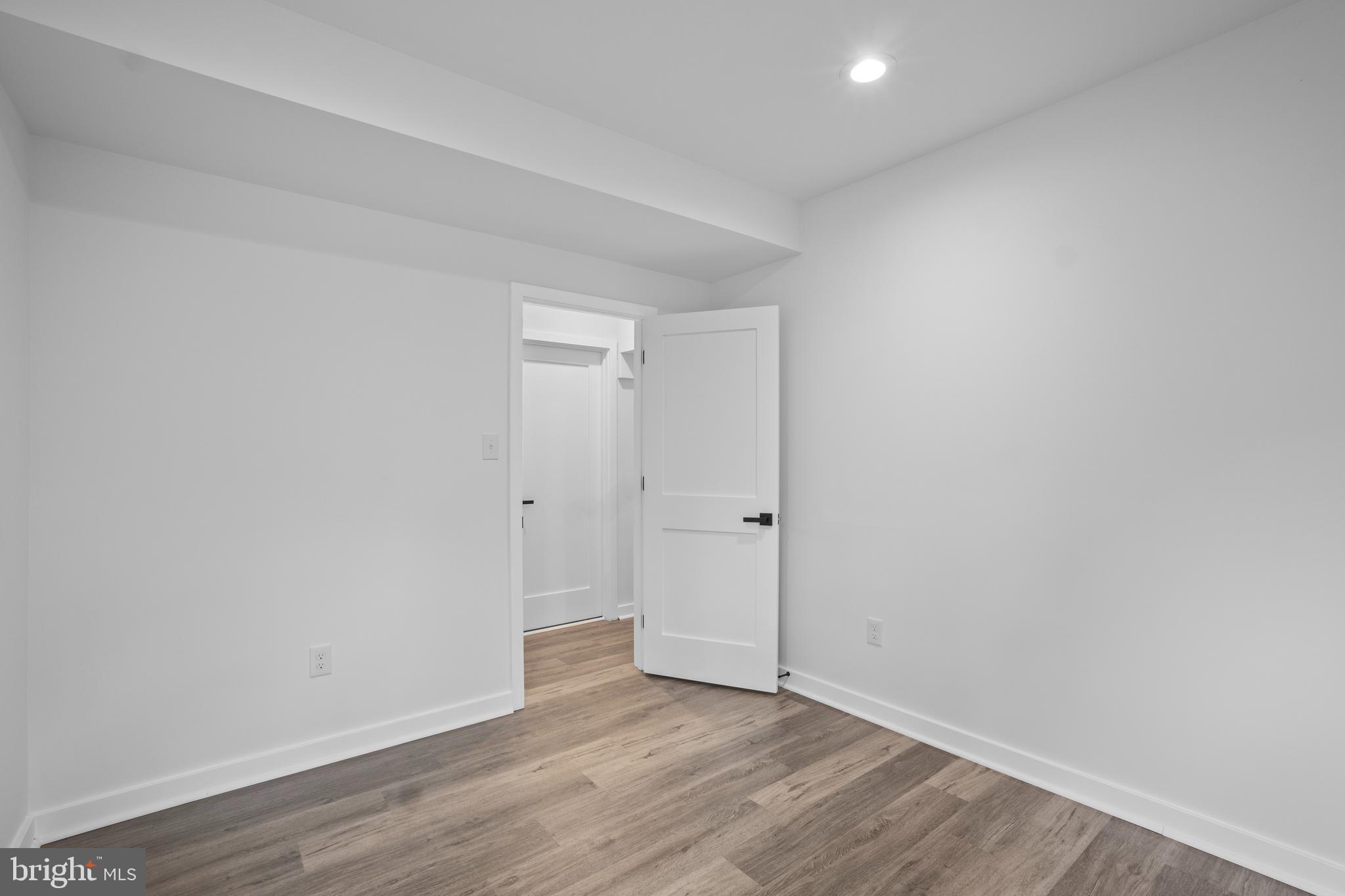 OAK SPRING - Residential