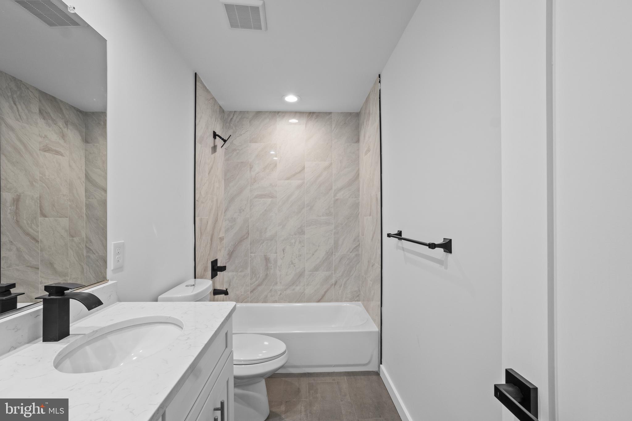 OAK SPRING - Residential