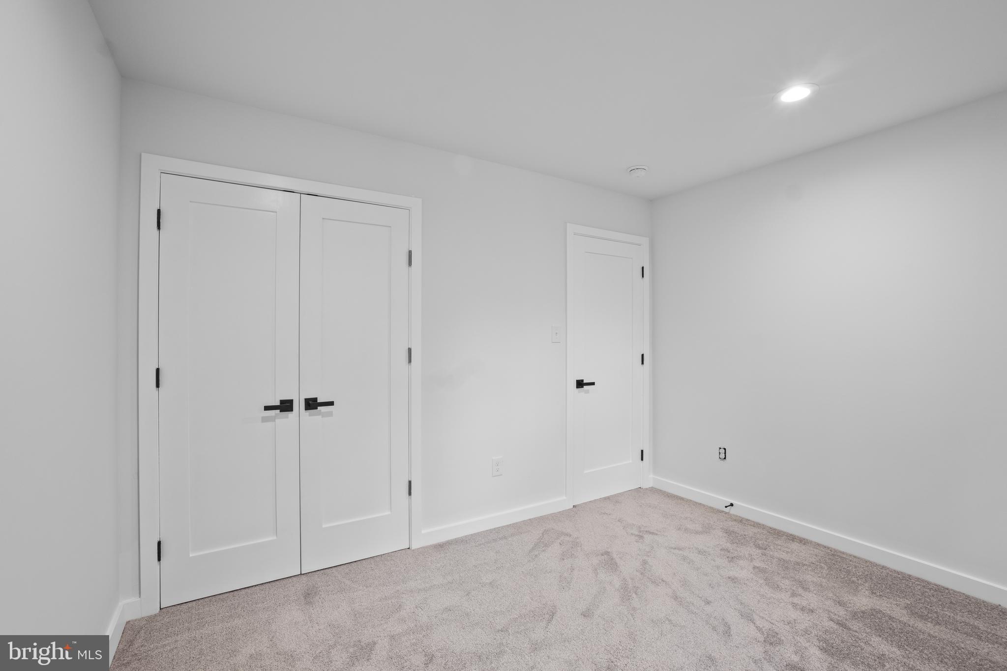 OAK SPRING - Residential