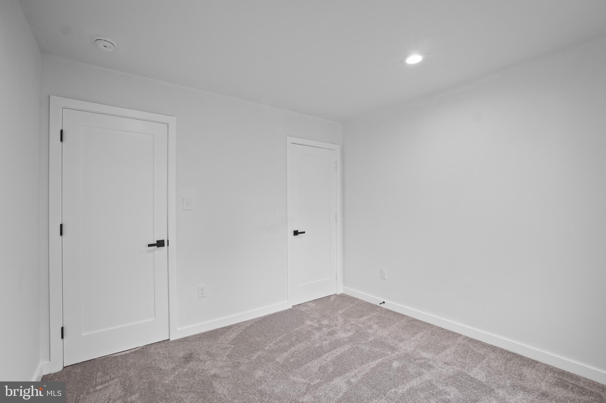 OAK SPRING - Residential