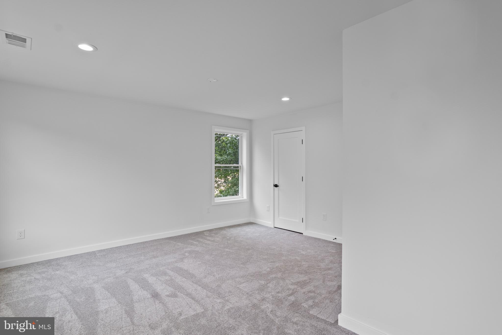 OAK SPRING - Residential