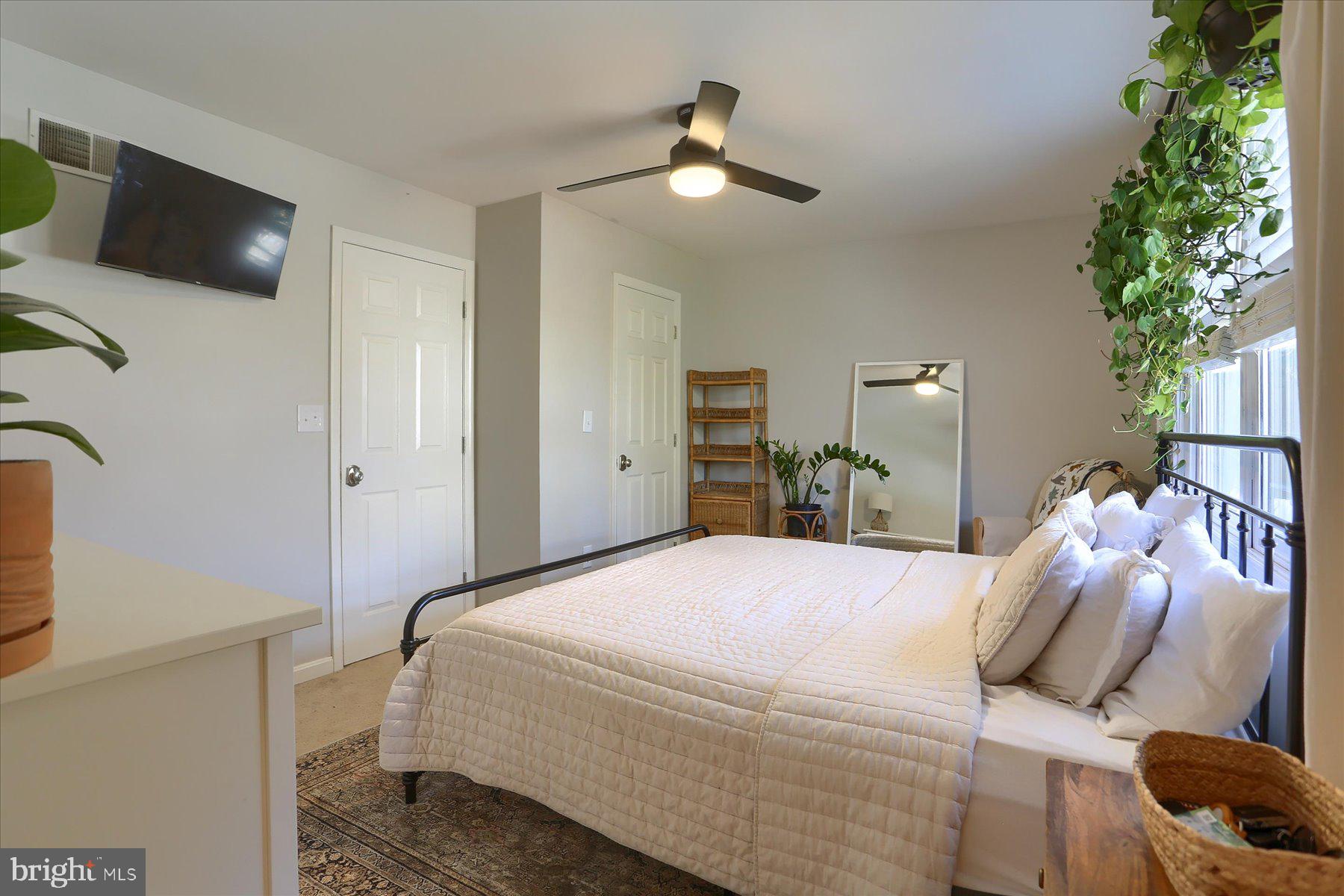 JONATHAN PARK - Residential