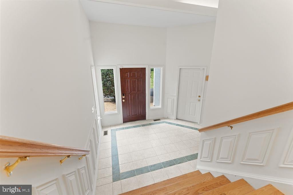 9 MERIDAN LANE