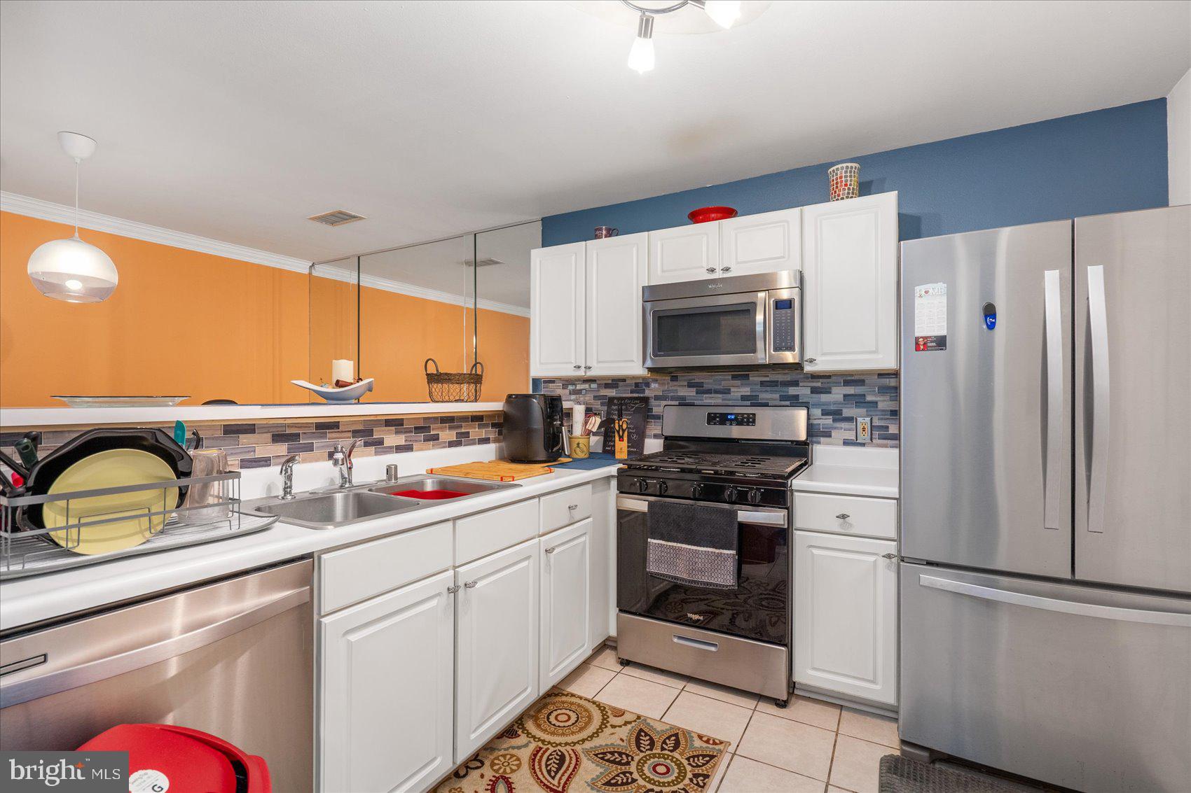 ENGLISH COUNTRY MANOR - Residential