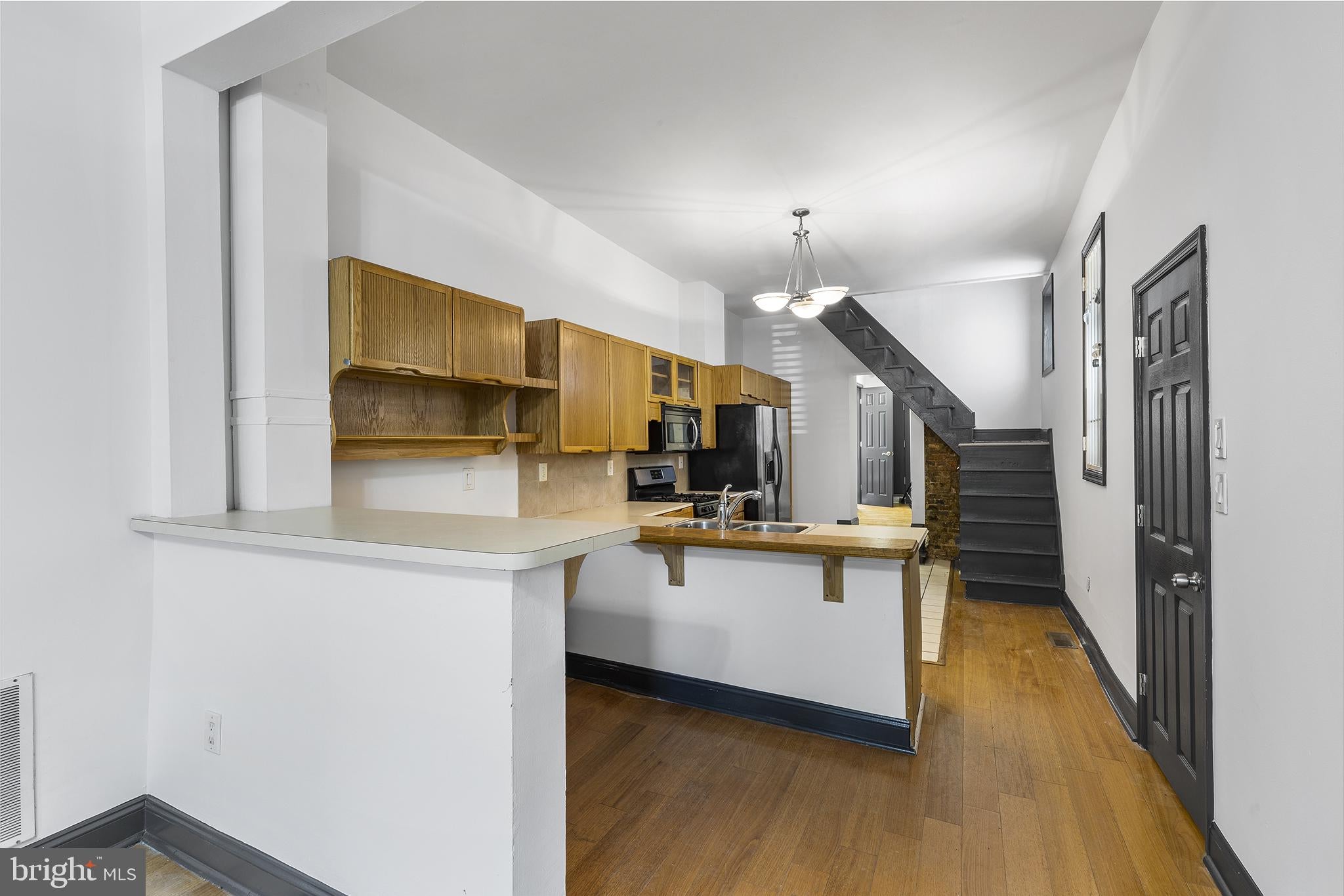 943 E PASSYUNK AVENUE