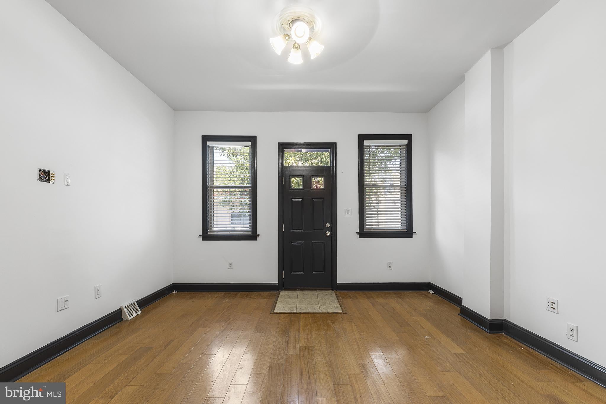 943 E PASSYUNK AVENUE