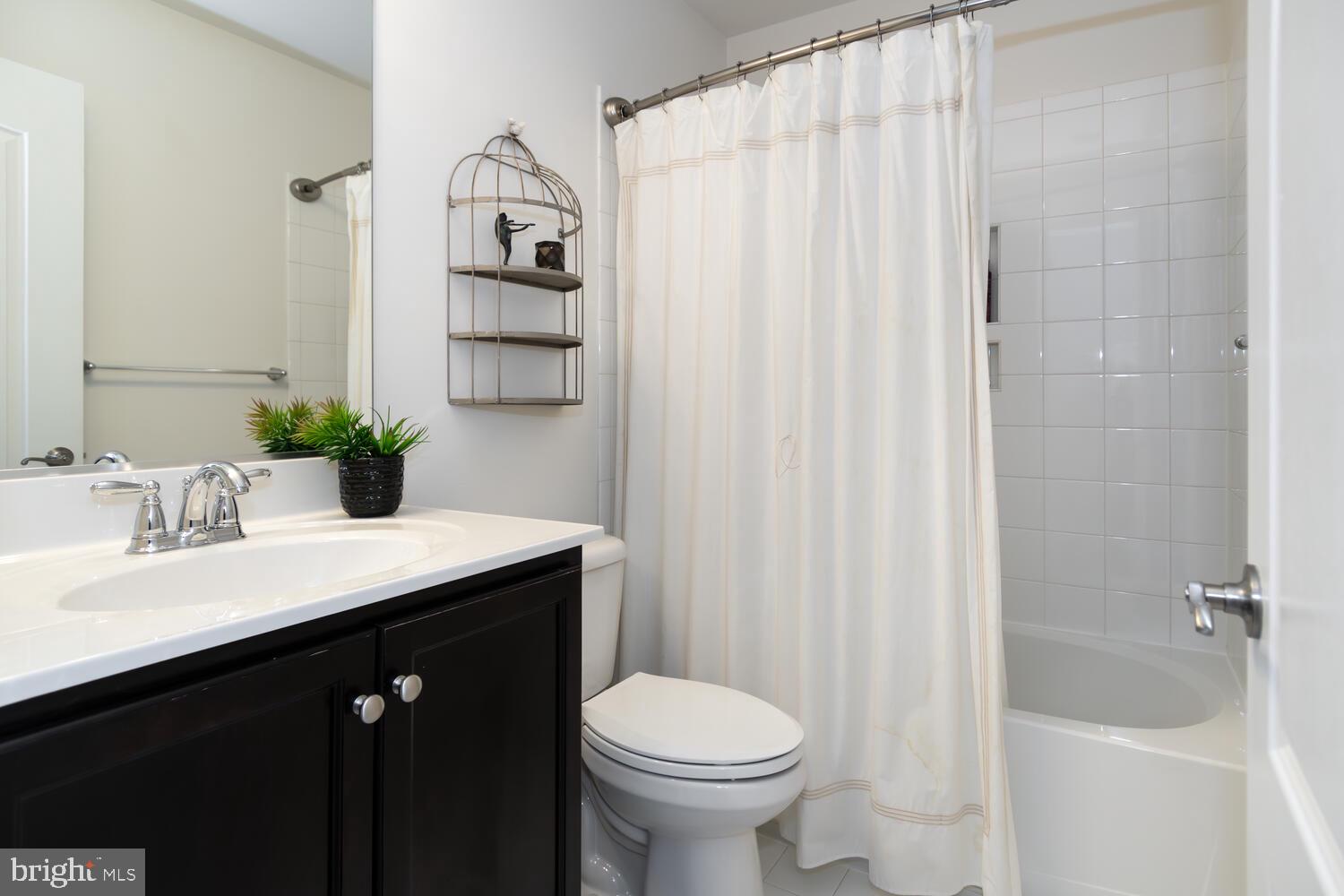 SYMPHONY VILLAGE AT CENTREVILLE - Residential