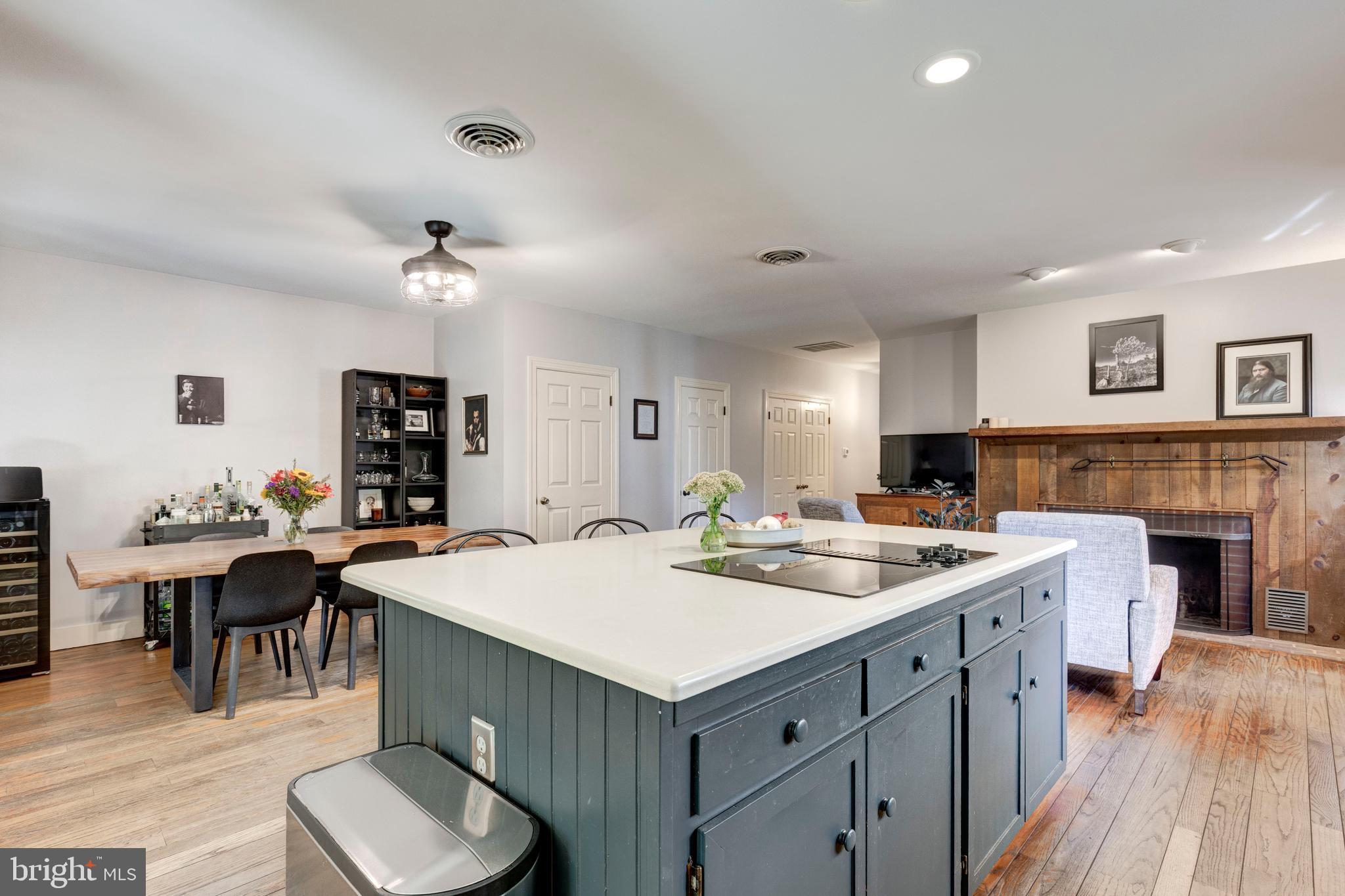 DOWNTOWN WESTMINSTER - Residential