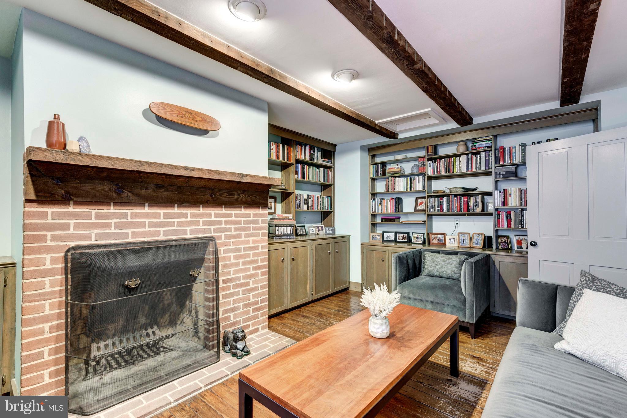 DOWNTOWN WESTMINSTER - Residential