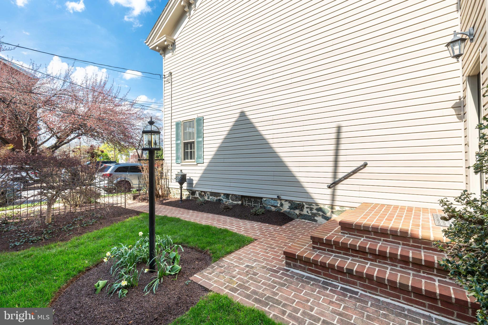 DOWNTOWN WESTMINSTER - Residential