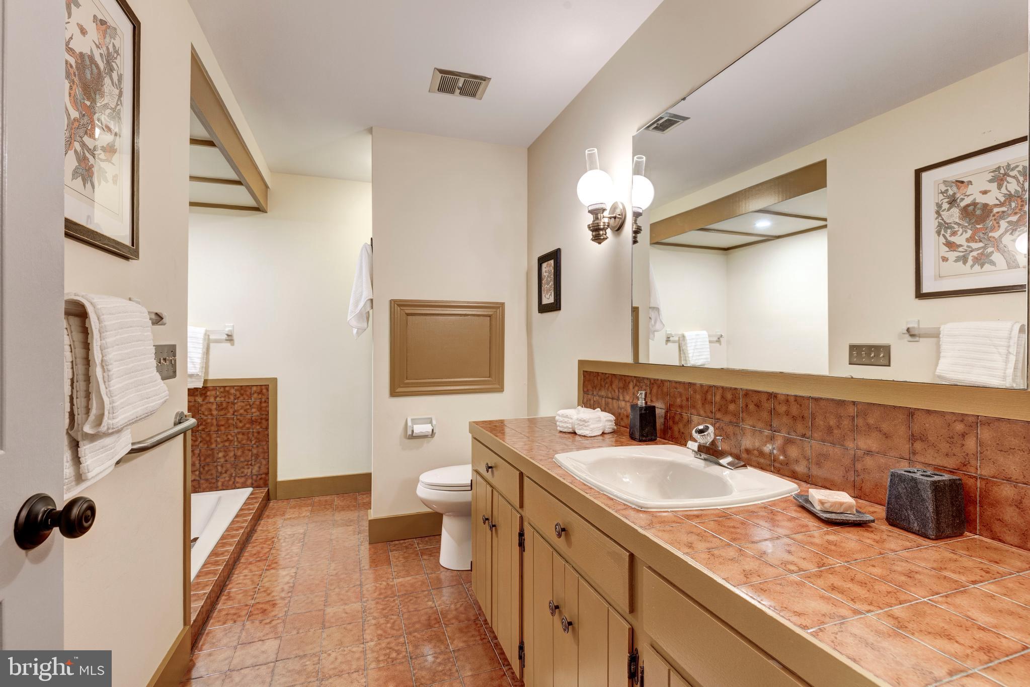 DOWNTOWN WESTMINSTER - Residential