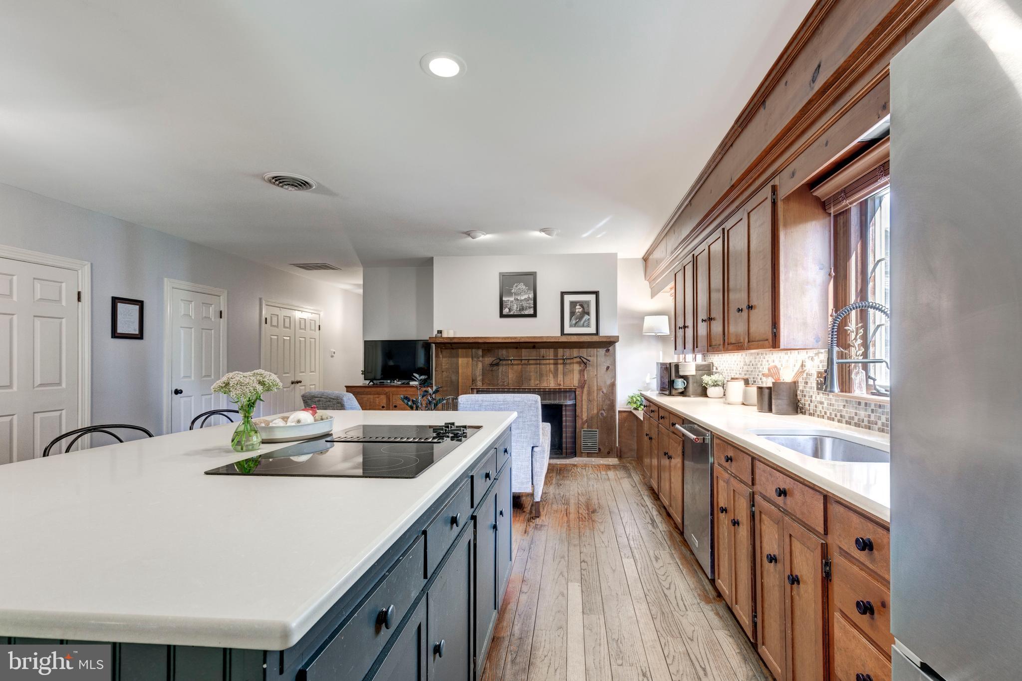 DOWNTOWN WESTMINSTER - Residential