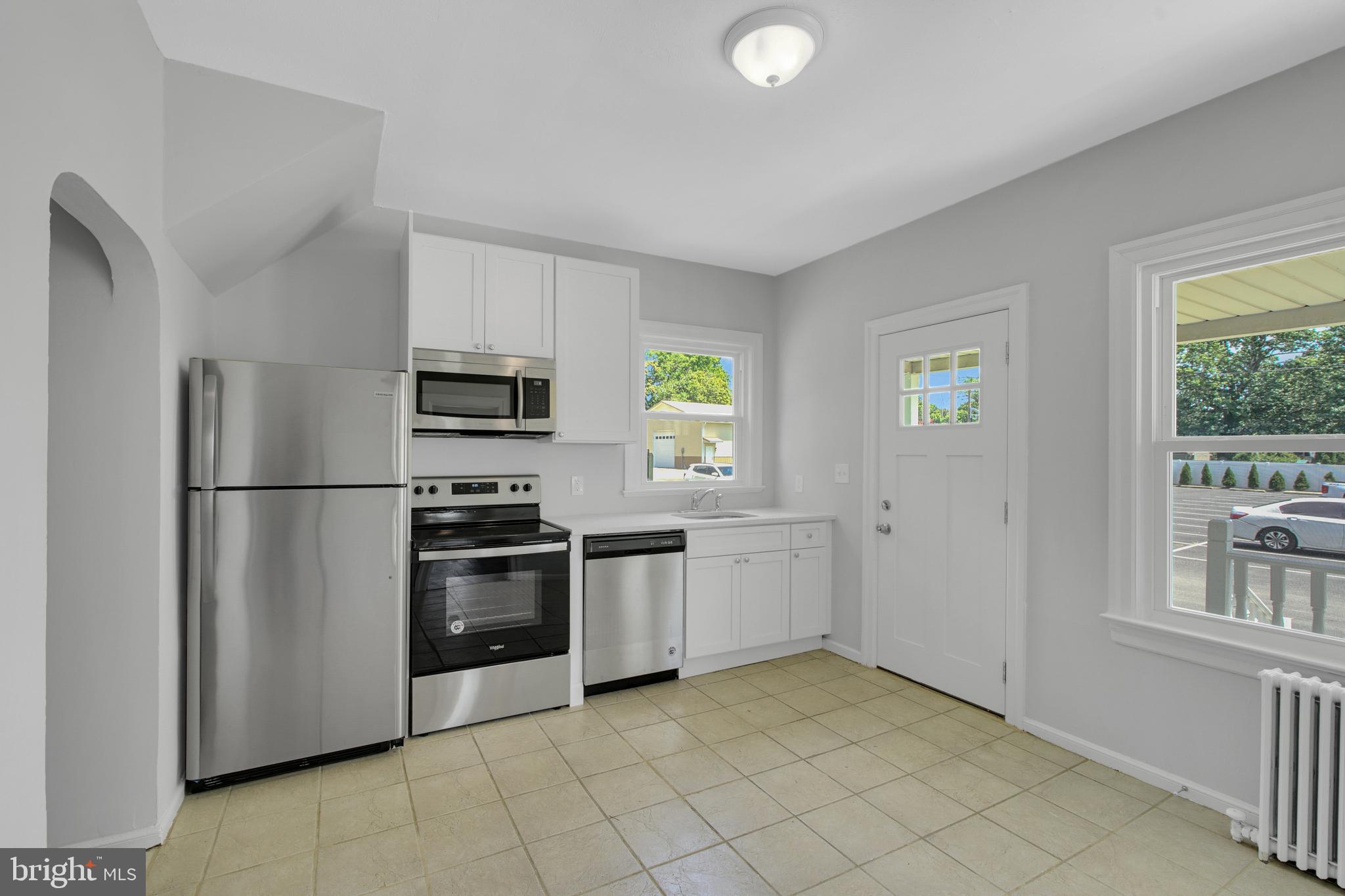 121 E BROWNING ROAD