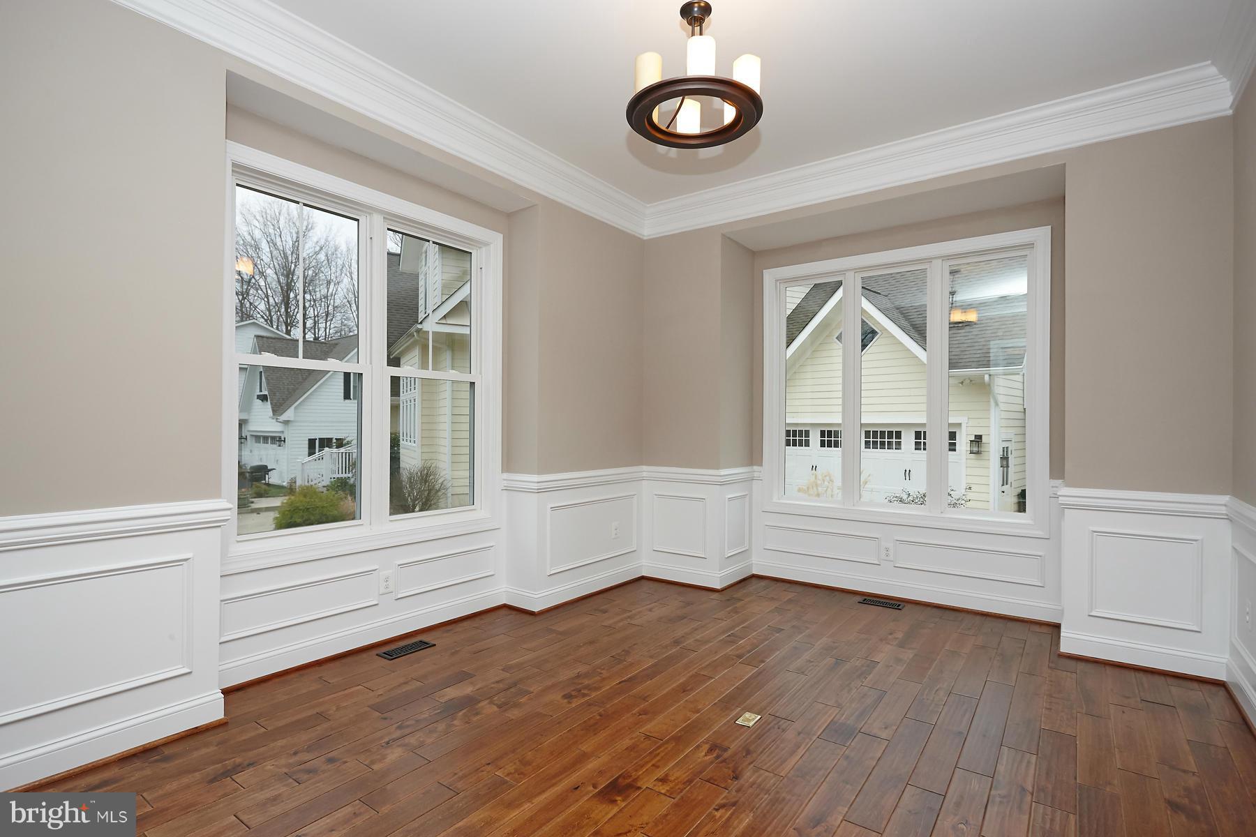 VIENNA WOODS - Residential