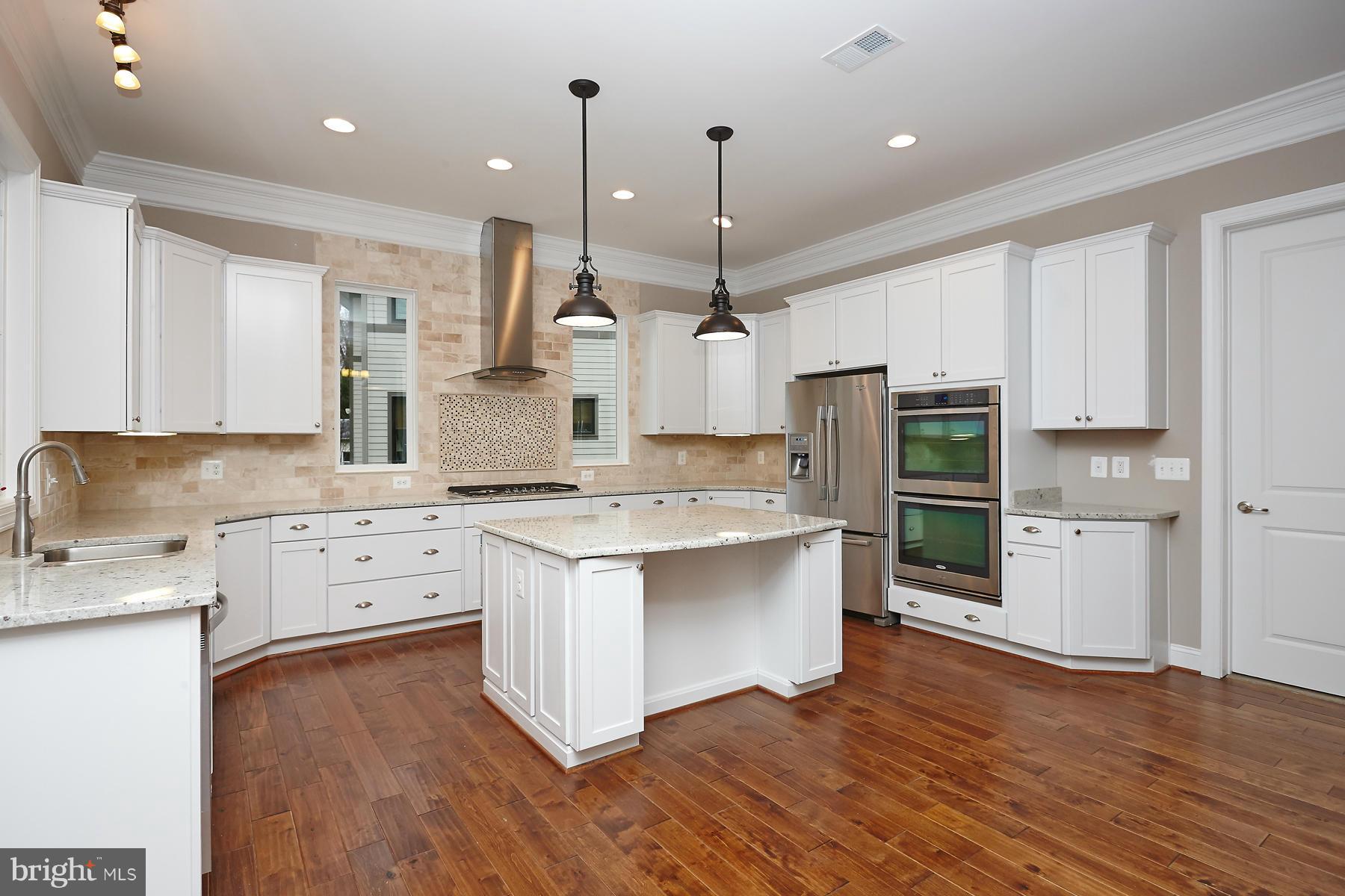 VIENNA WOODS - Residential