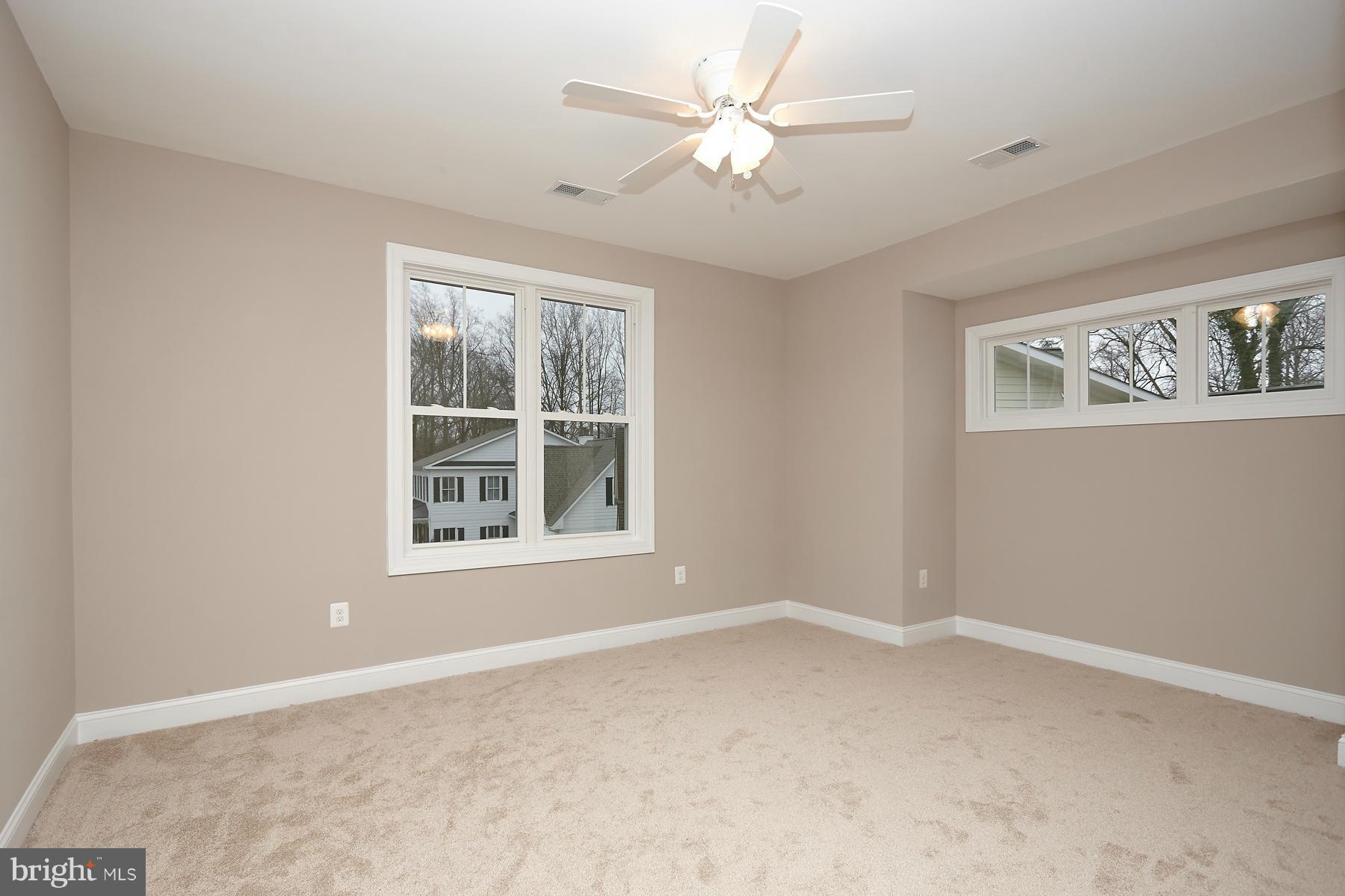 VIENNA WOODS - Residential