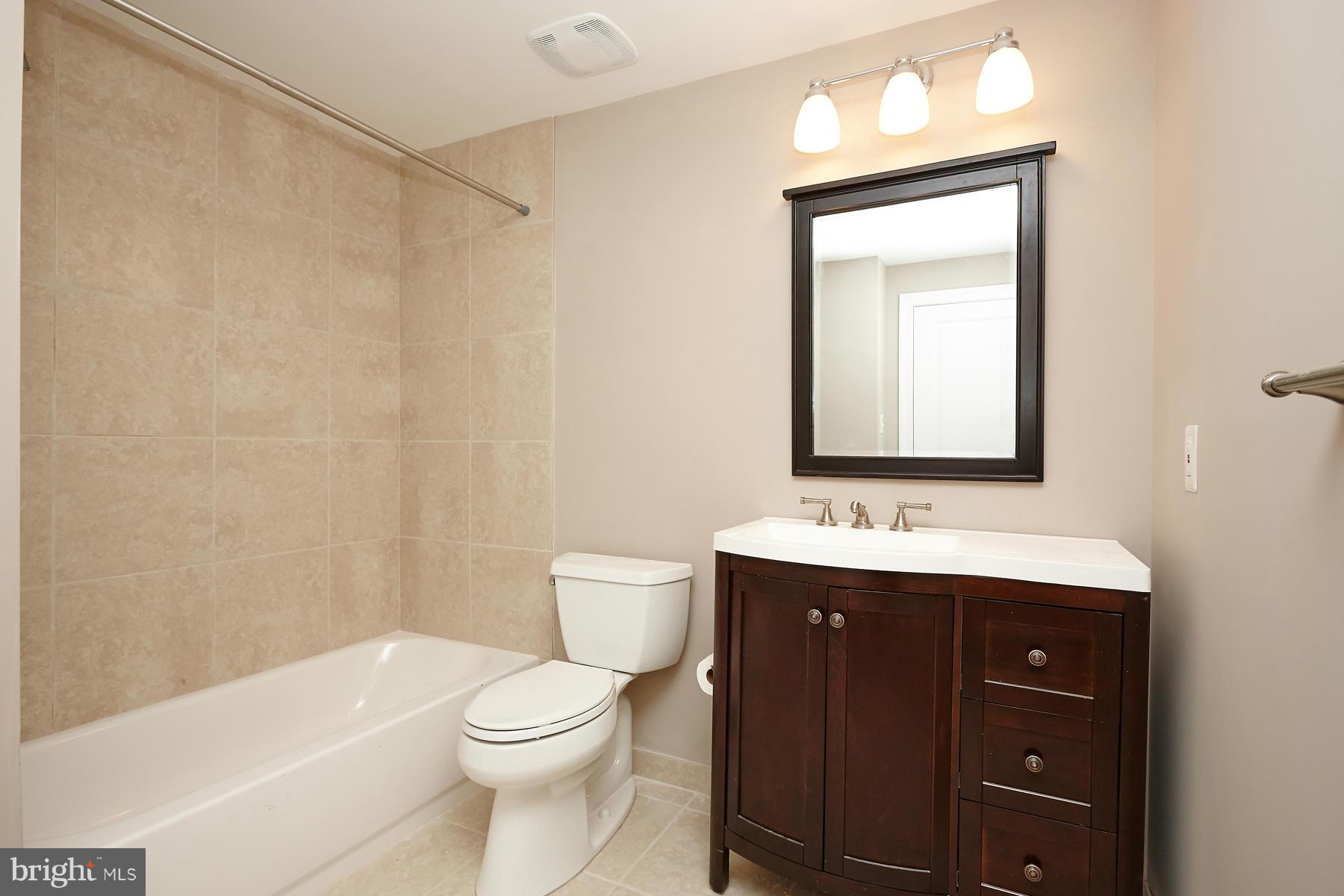 VIENNA WOODS - Residential