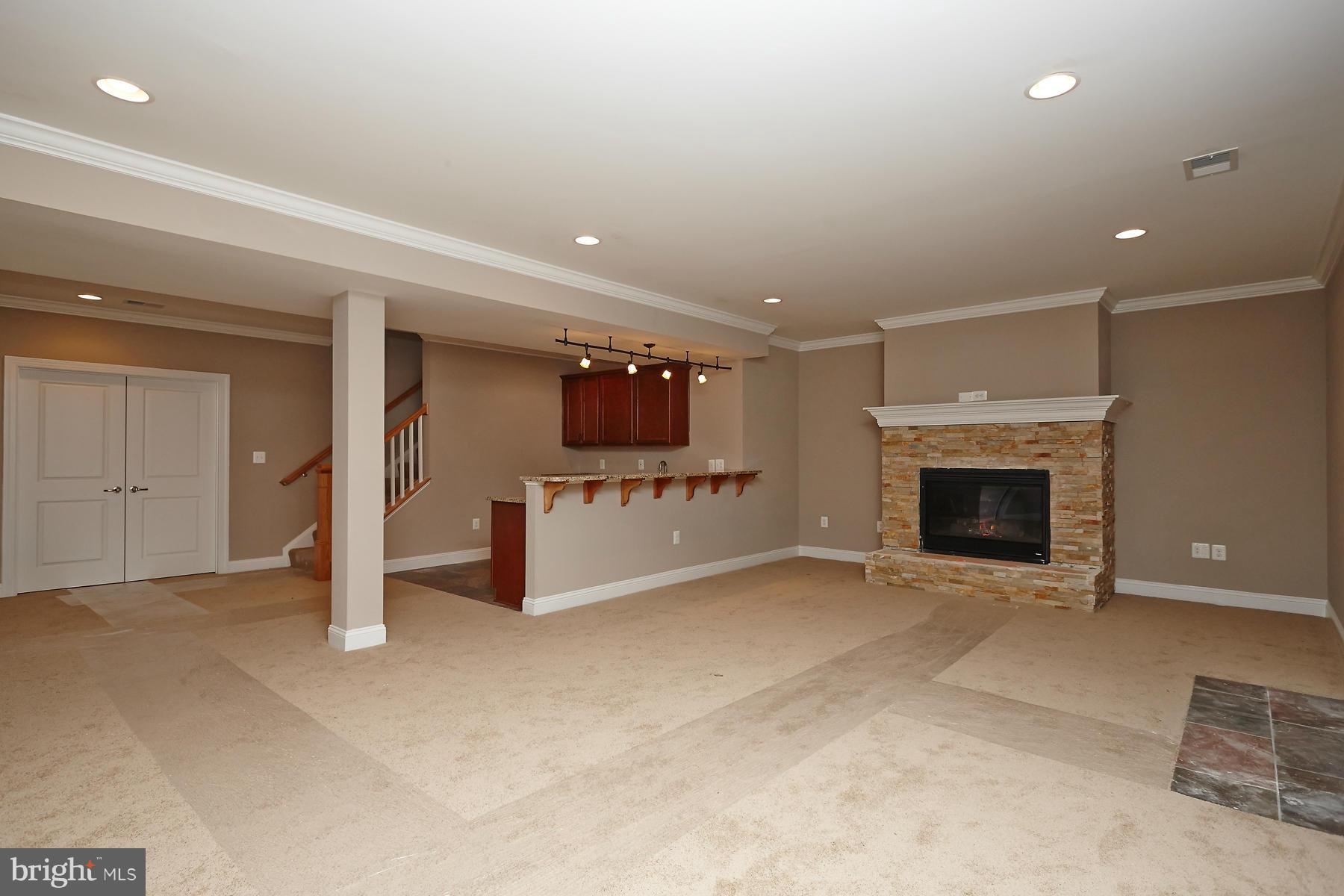 VIENNA WOODS - Residential