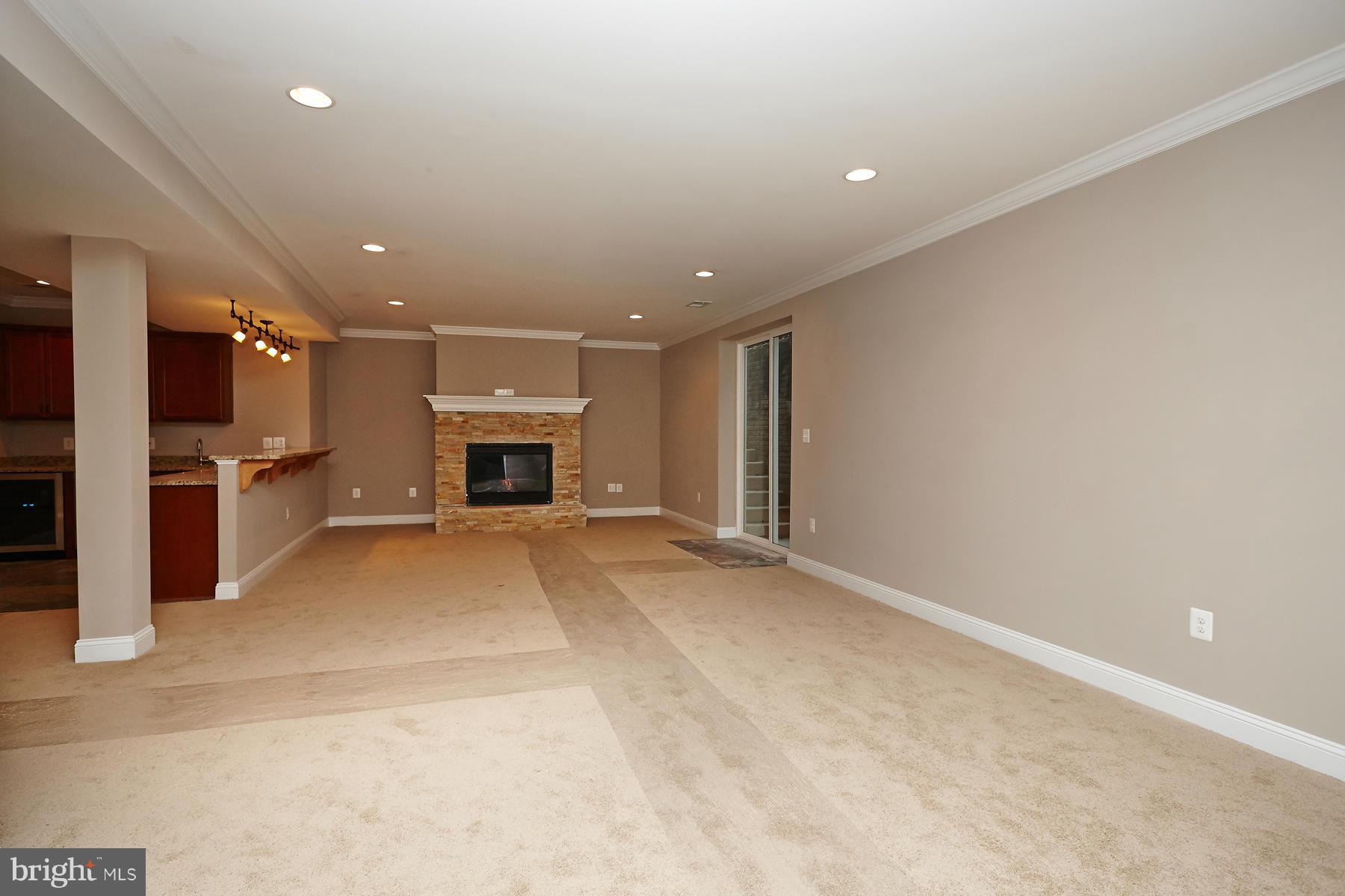 VIENNA WOODS - Residential