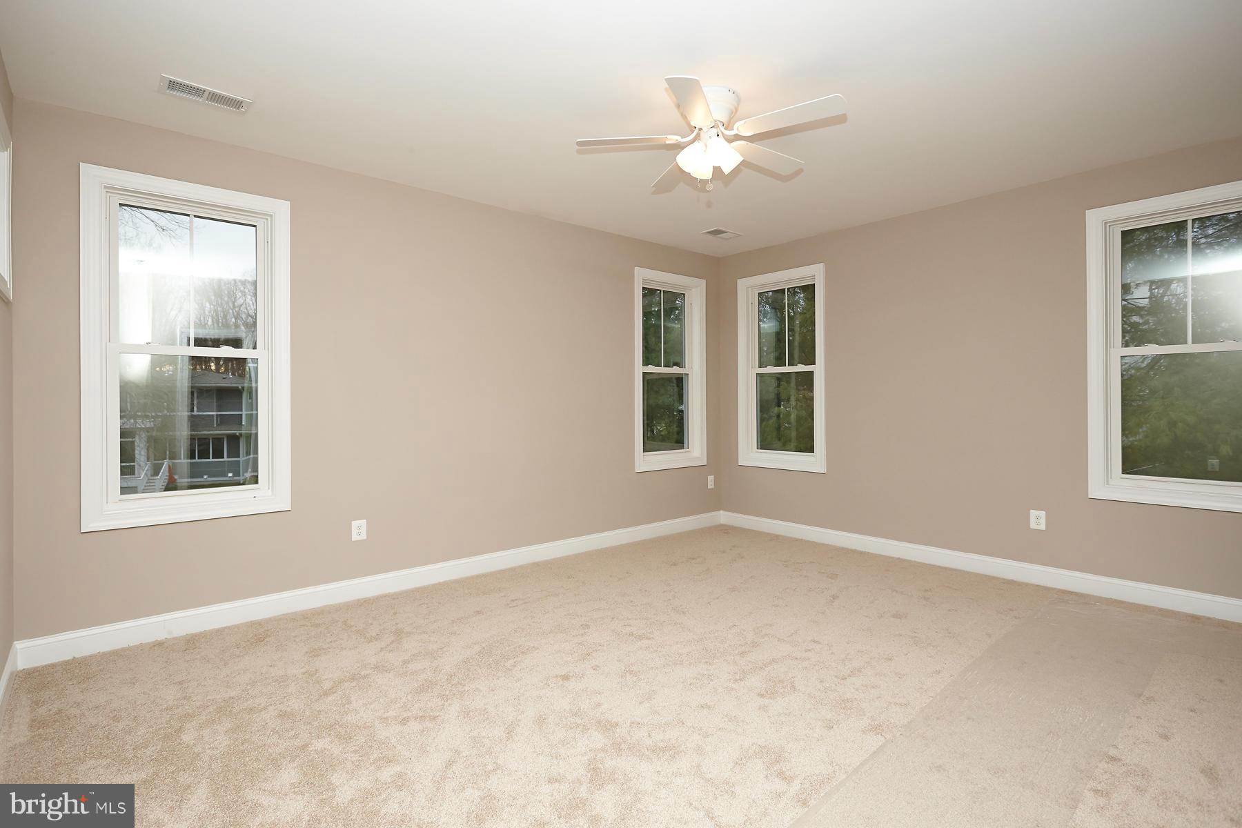 VIENNA WOODS - Residential