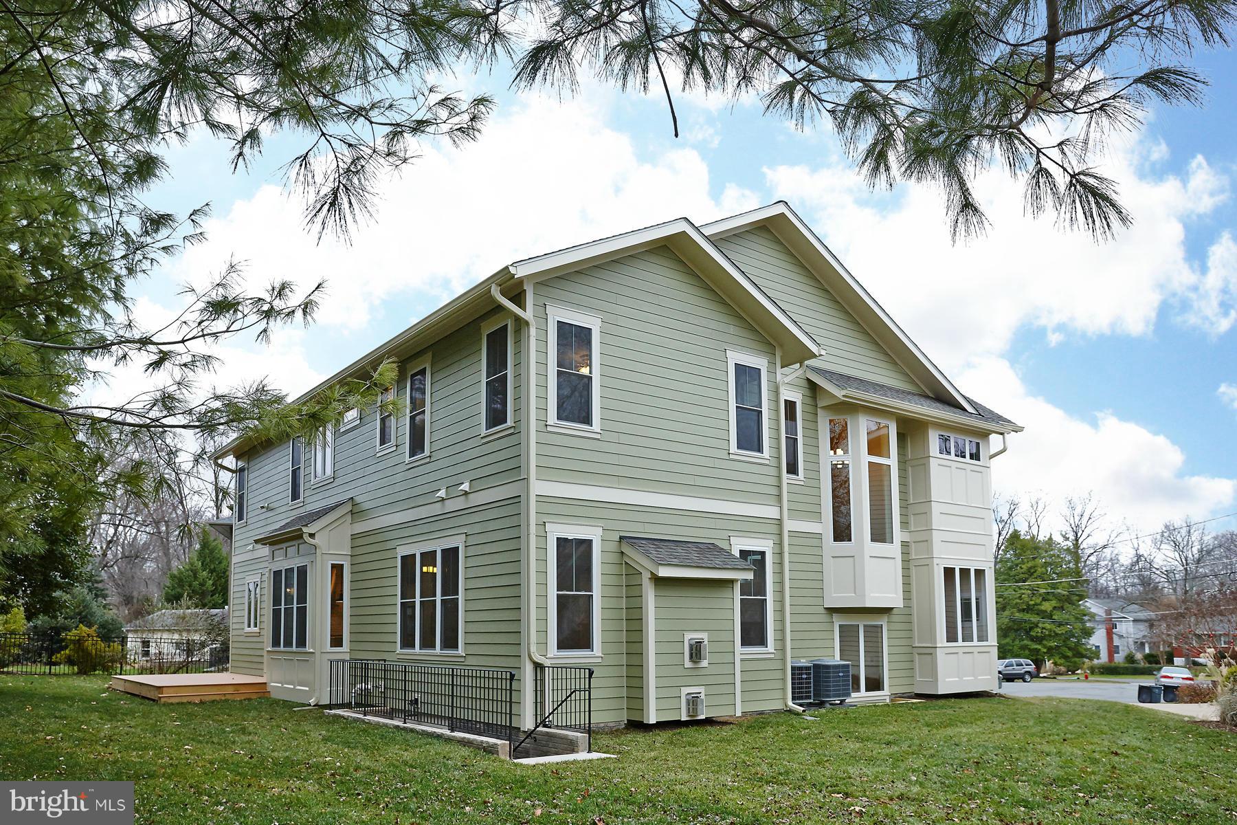 VIENNA WOODS - Residential