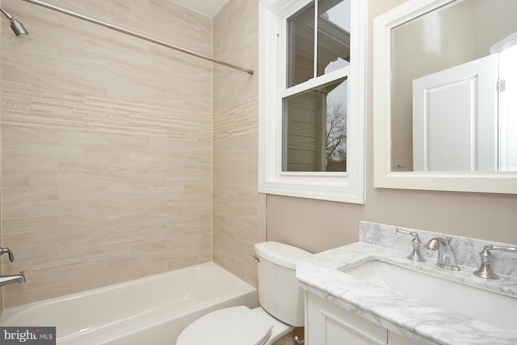 VIENNA WOODS - Residential