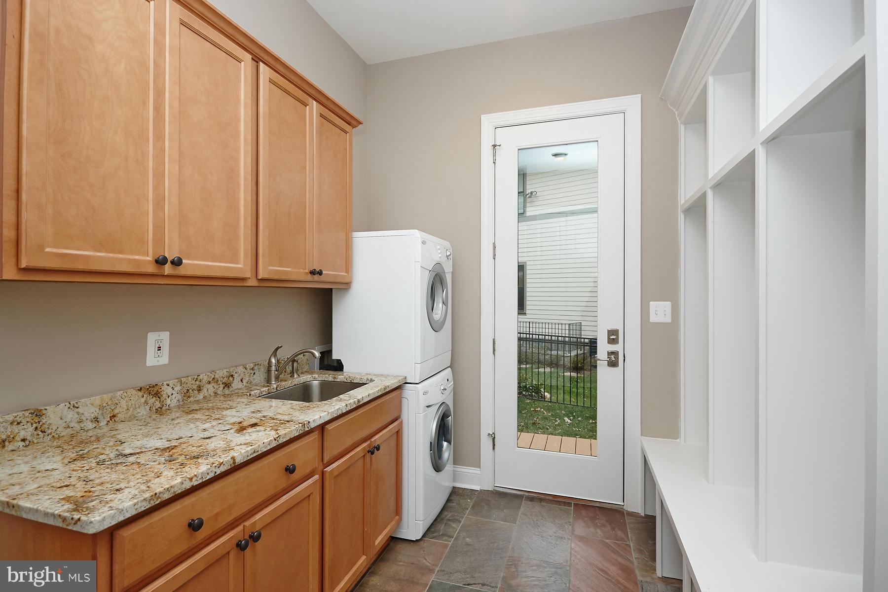 VIENNA WOODS - Residential