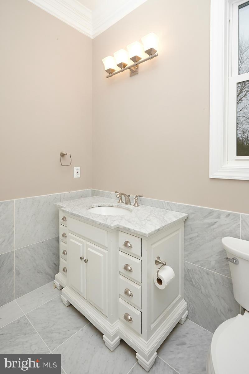 VIENNA WOODS - Residential