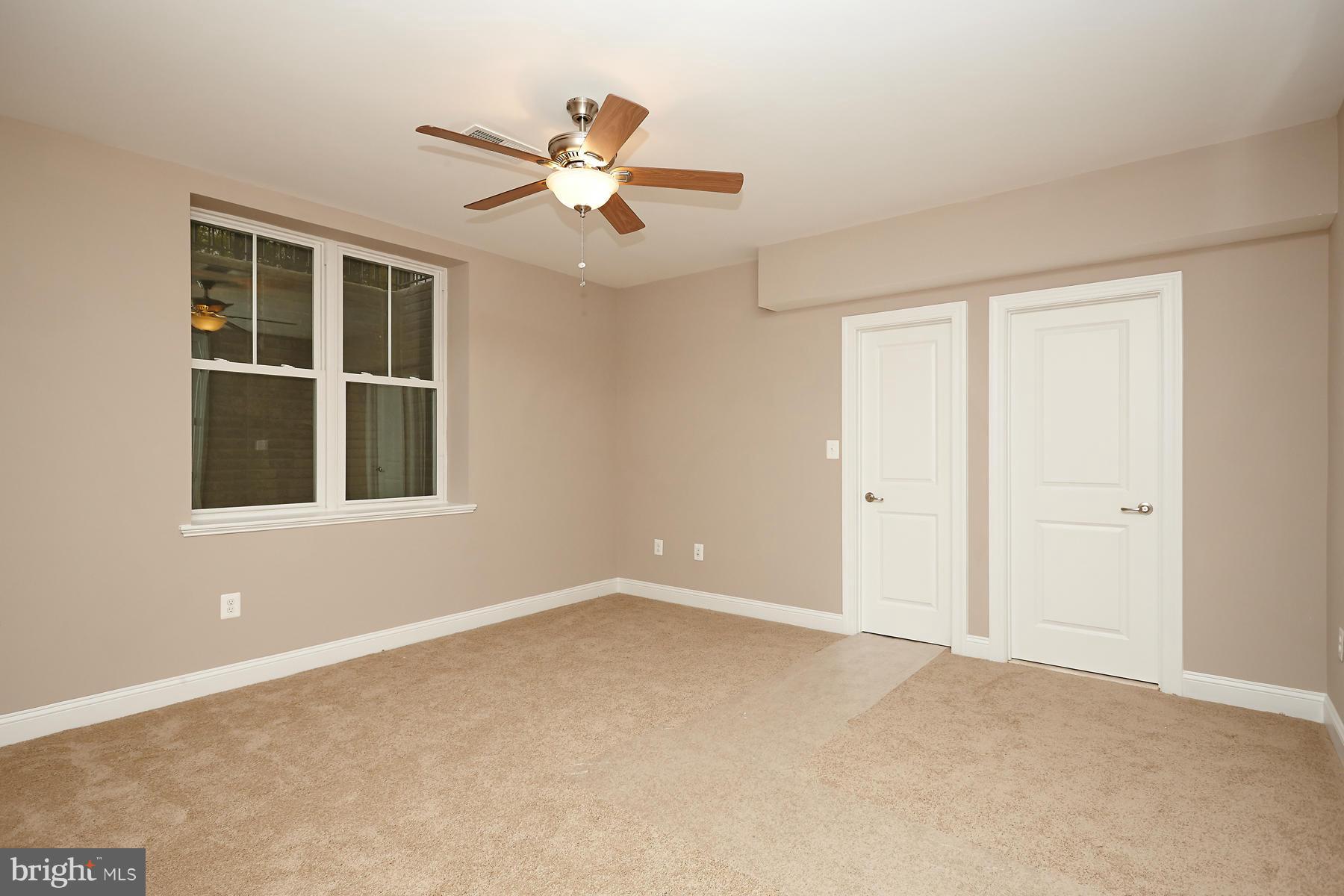 VIENNA WOODS - Residential