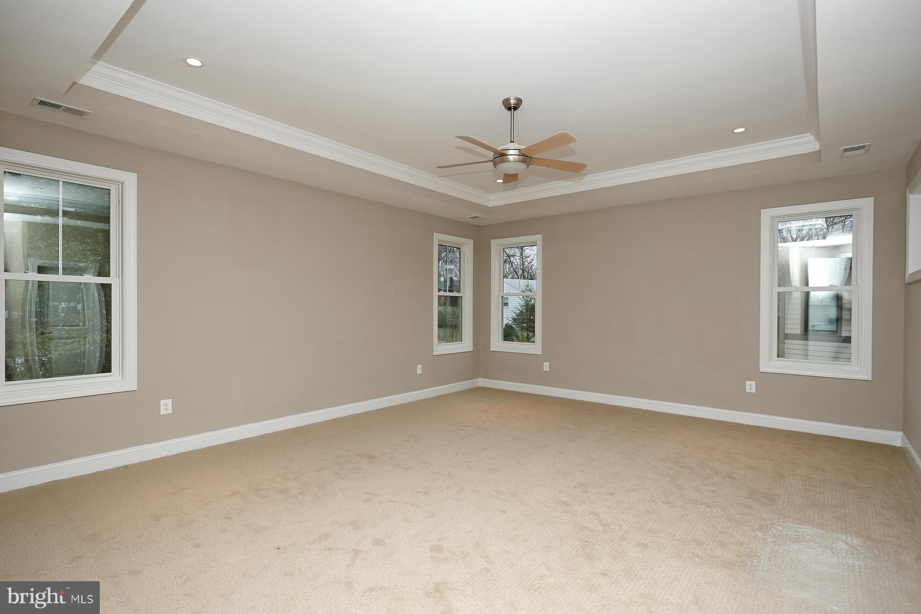 VIENNA WOODS - Residential