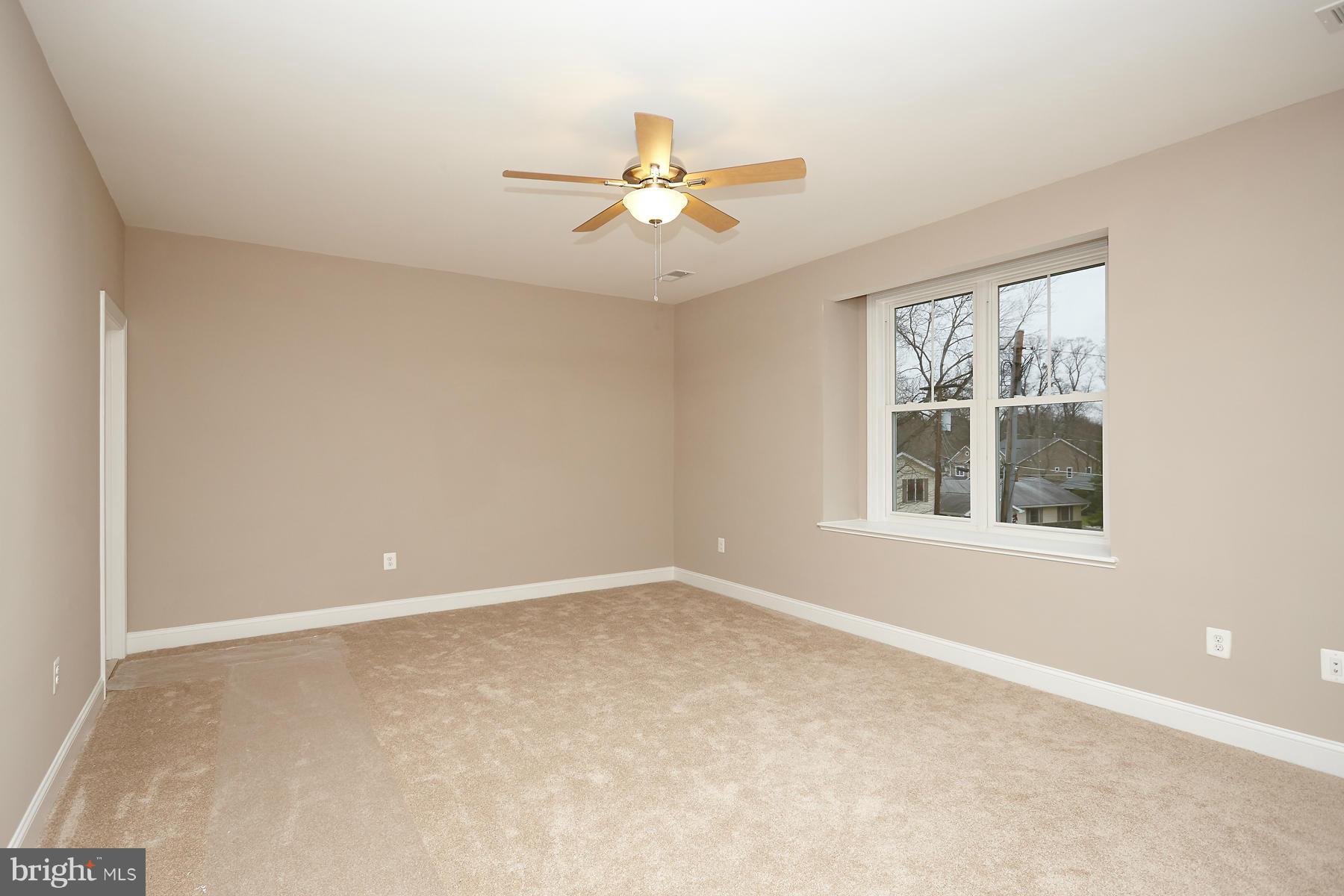 VIENNA WOODS - Residential