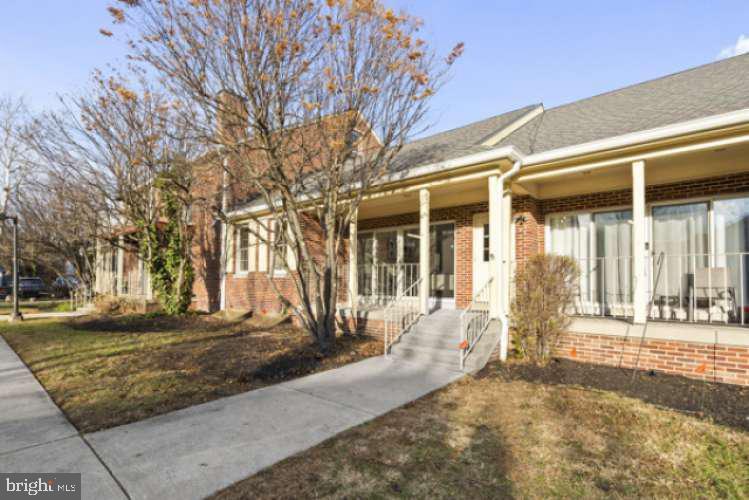 44 BUTTONWOOD STREET