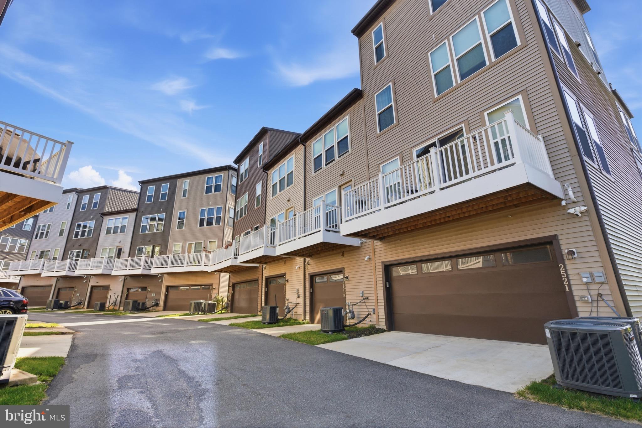 RIVERFRONT - Residential