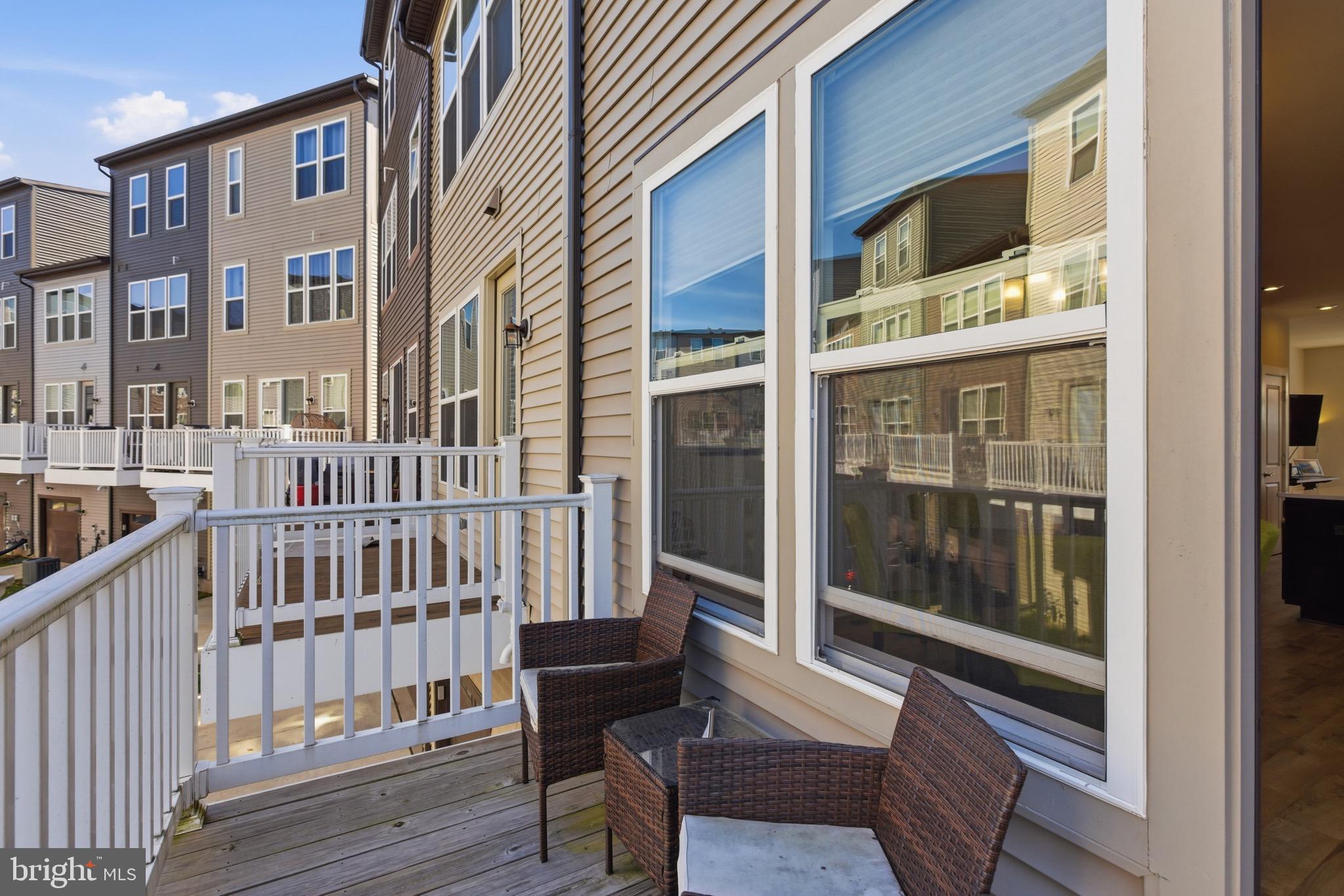 RIVERFRONT - Residential