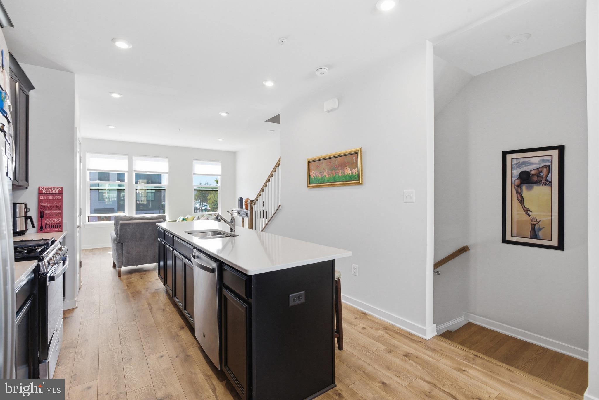 RIVERFRONT - Residential