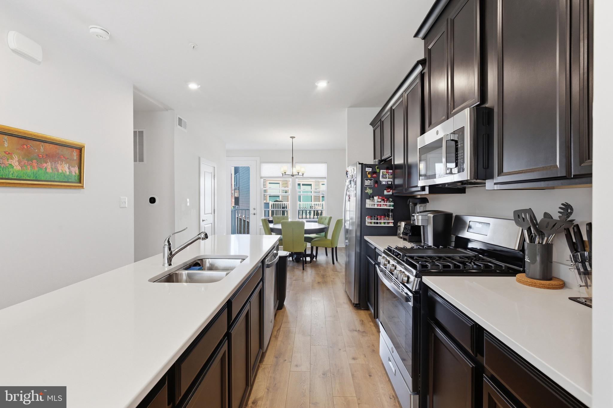 RIVERFRONT - Residential