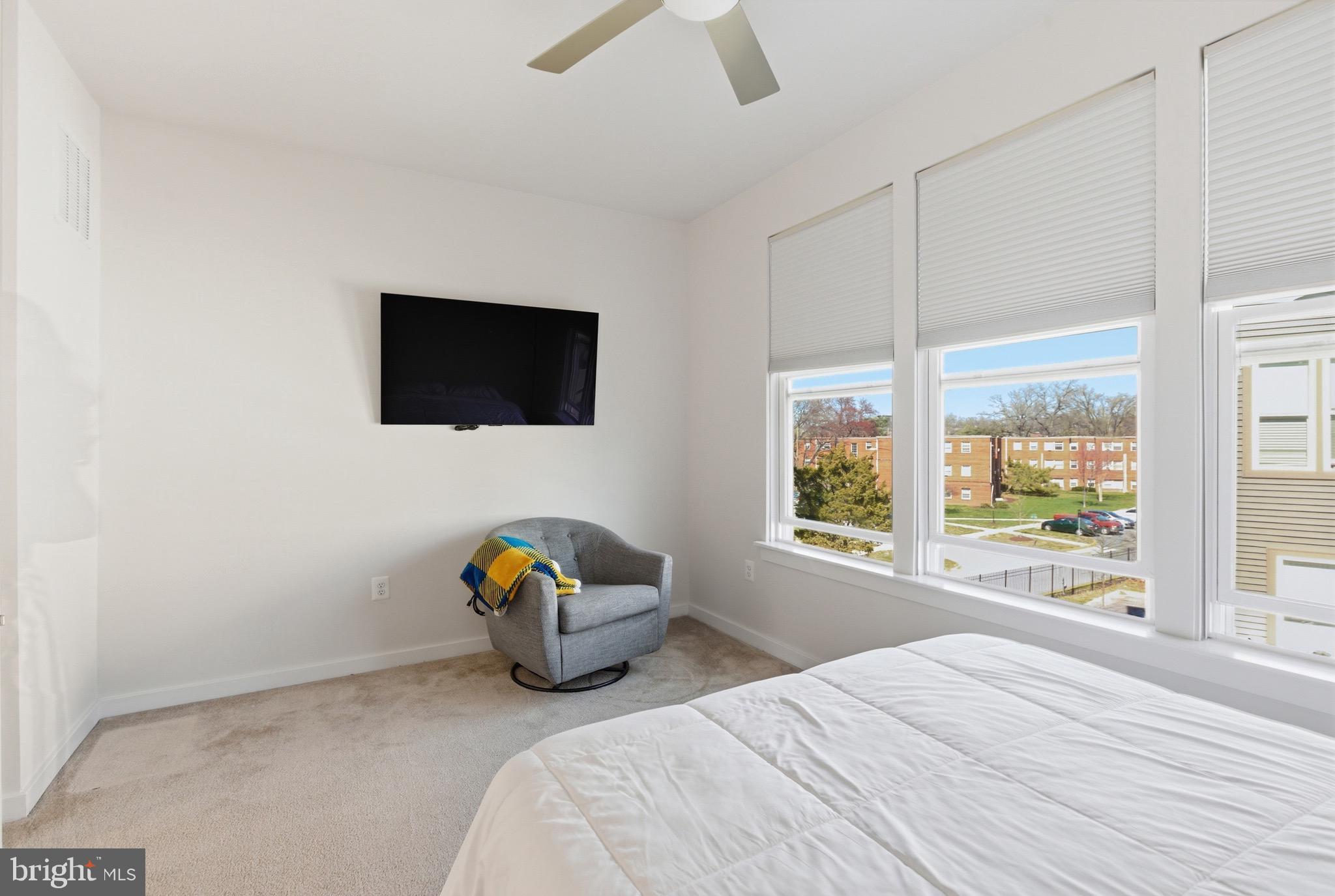 RIVERFRONT - Residential