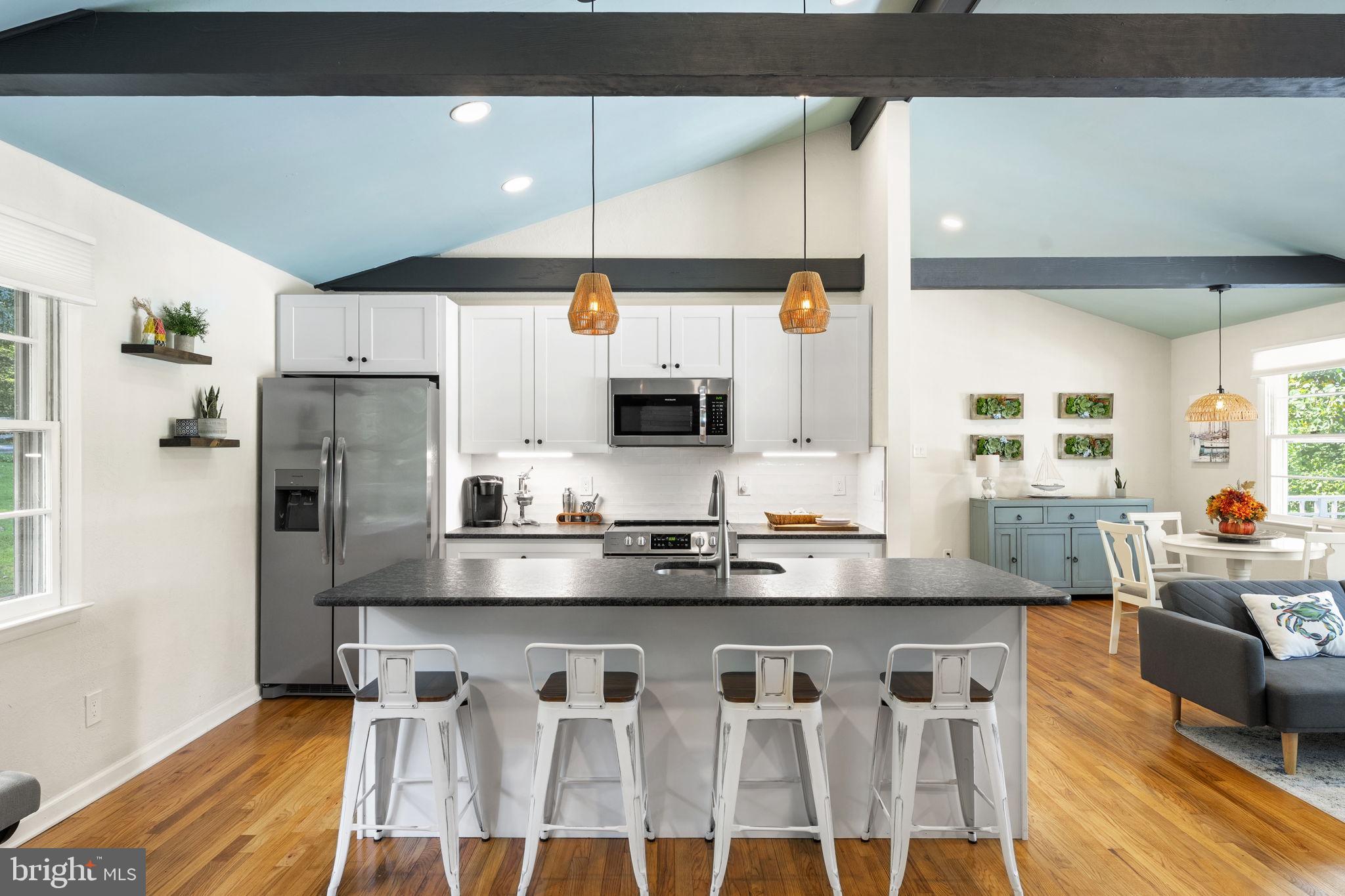 LOCUST POINT - Residential