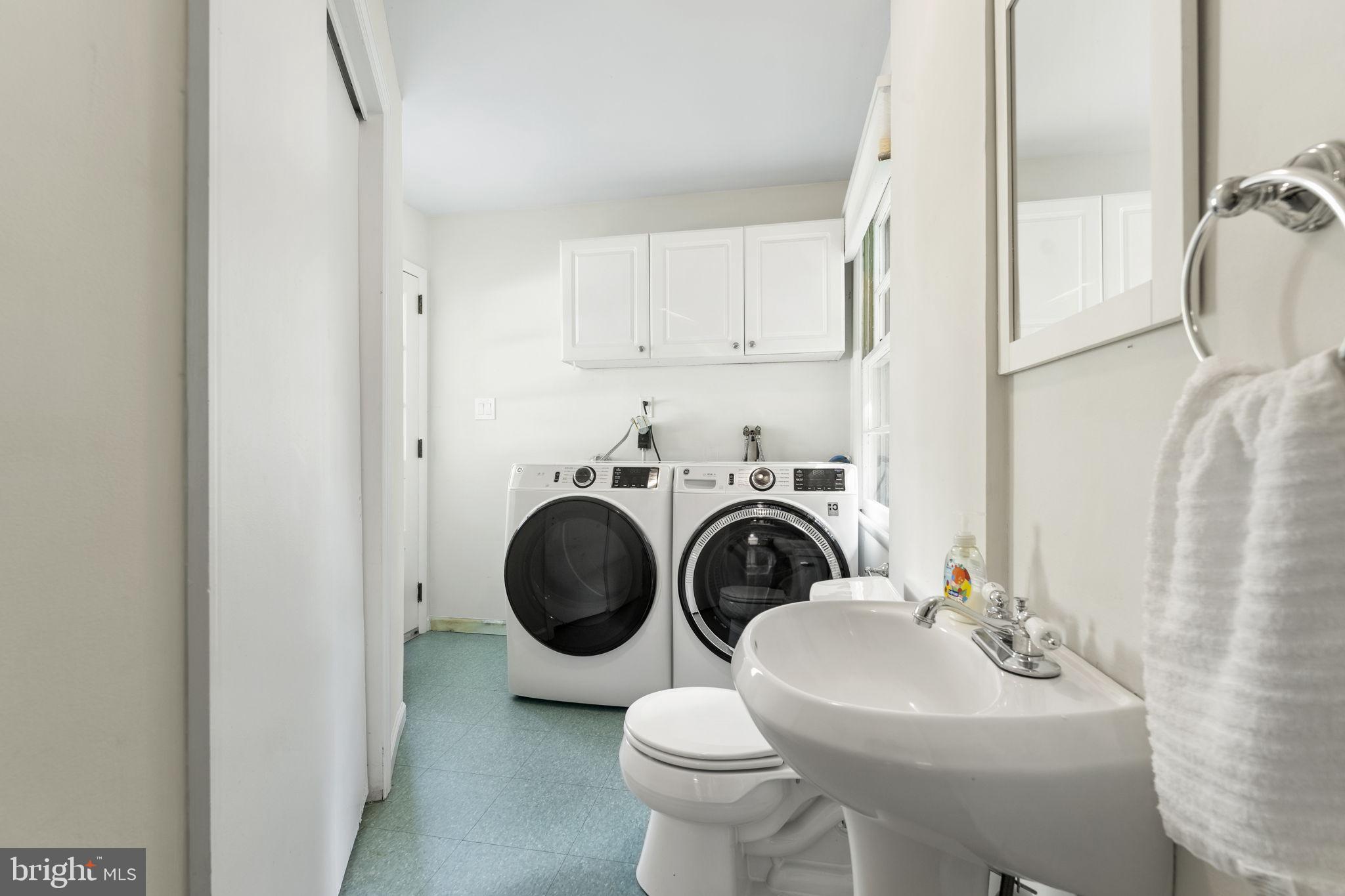 LOCUST POINT - Residential