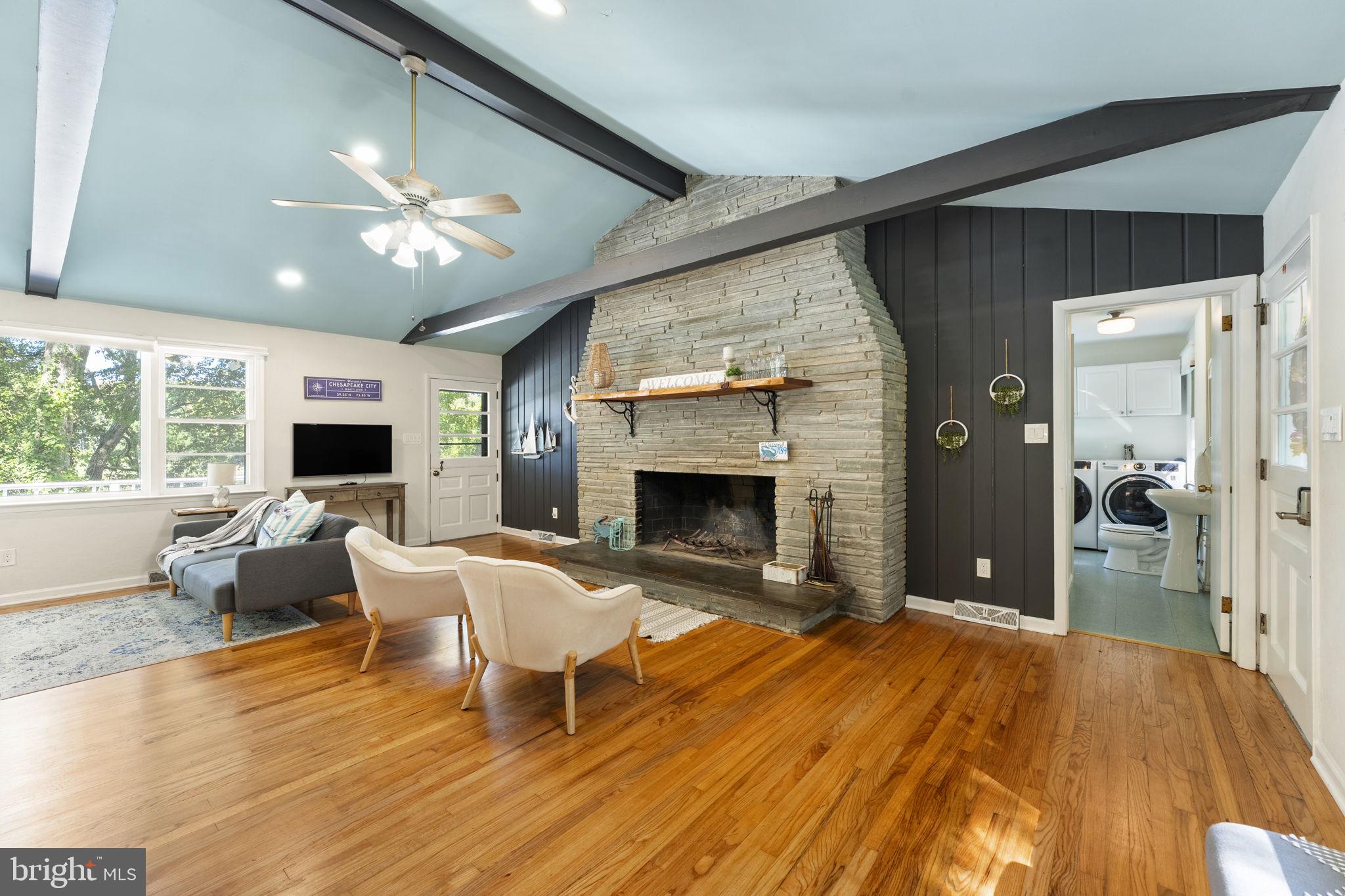 LOCUST POINT - Residential