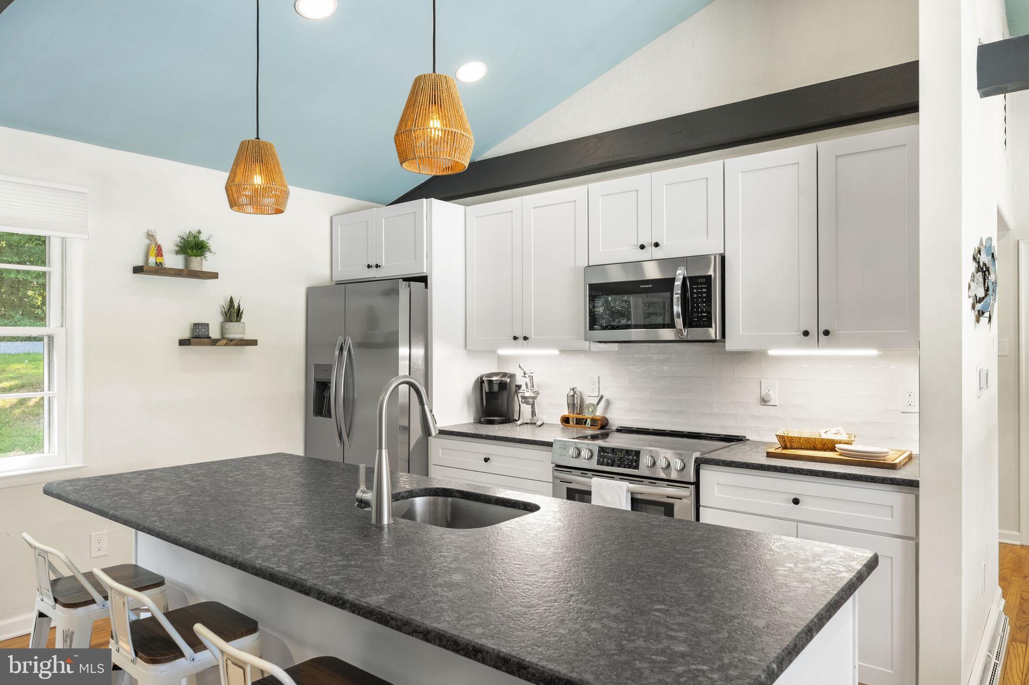 LOCUST POINT - Residential