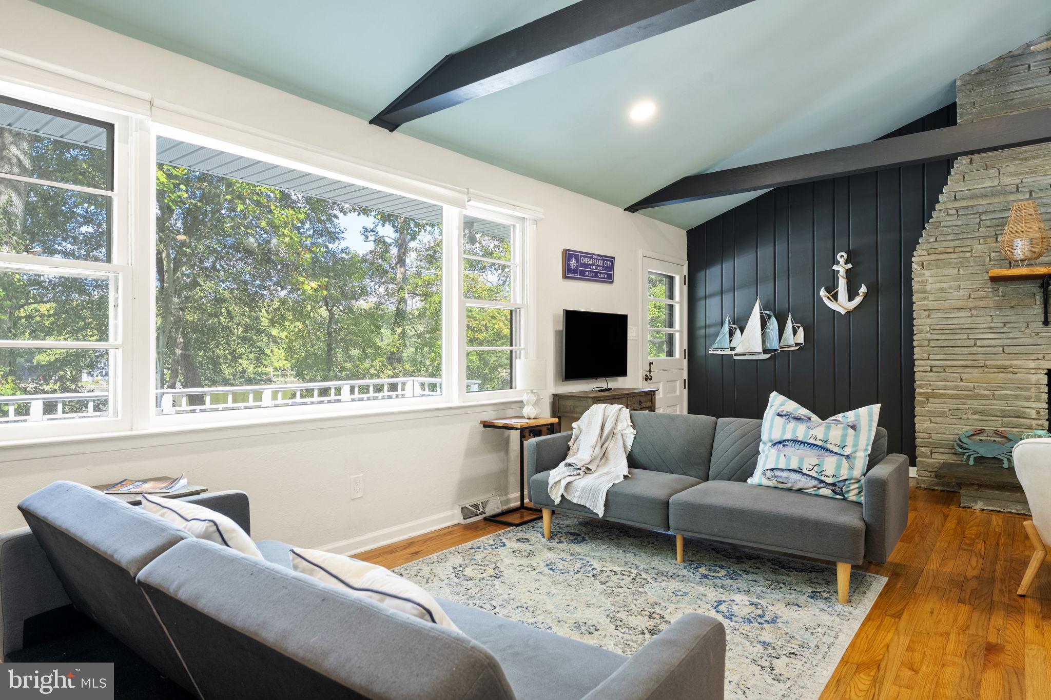 LOCUST POINT - Residential