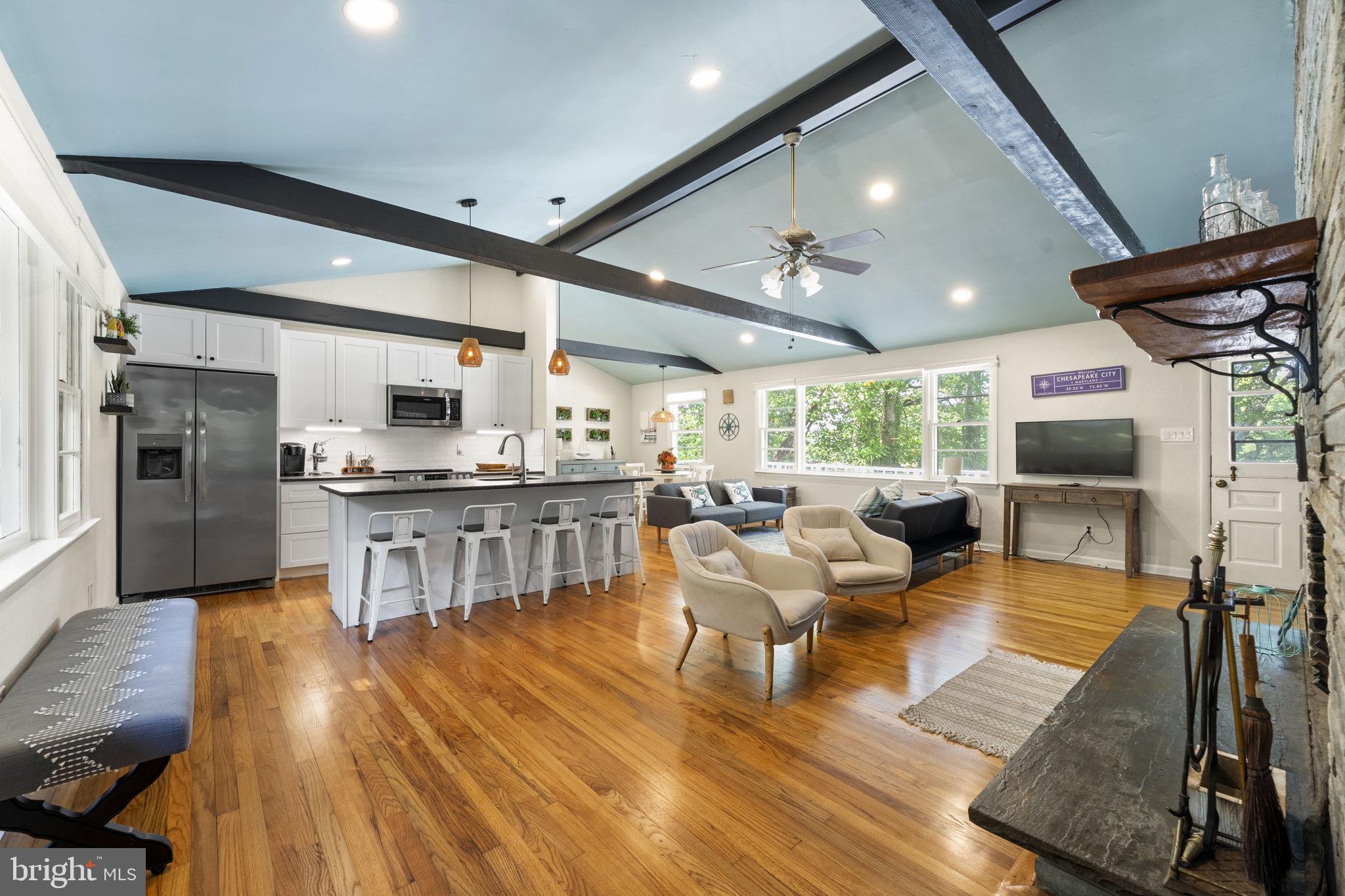 LOCUST POINT - Residential