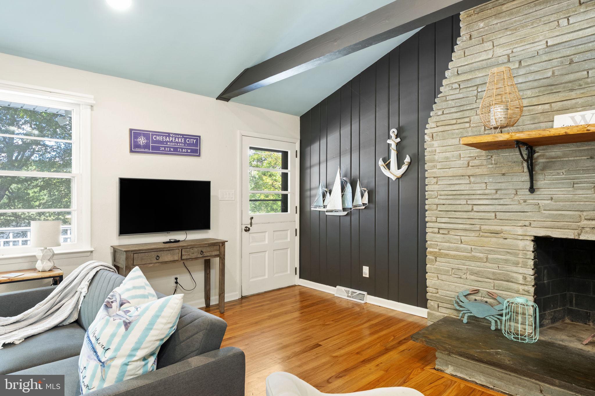 LOCUST POINT - Residential