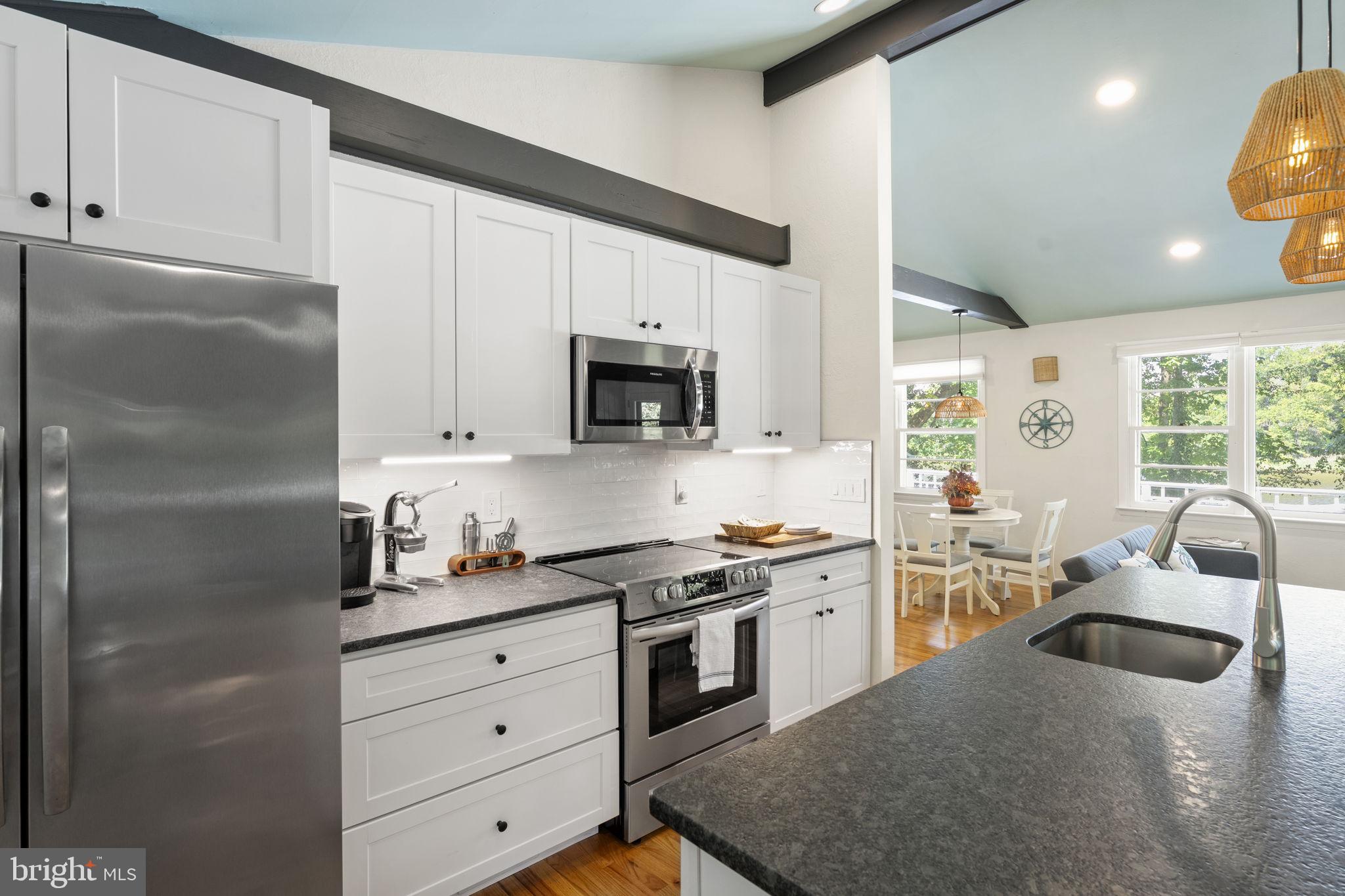 LOCUST POINT - Residential