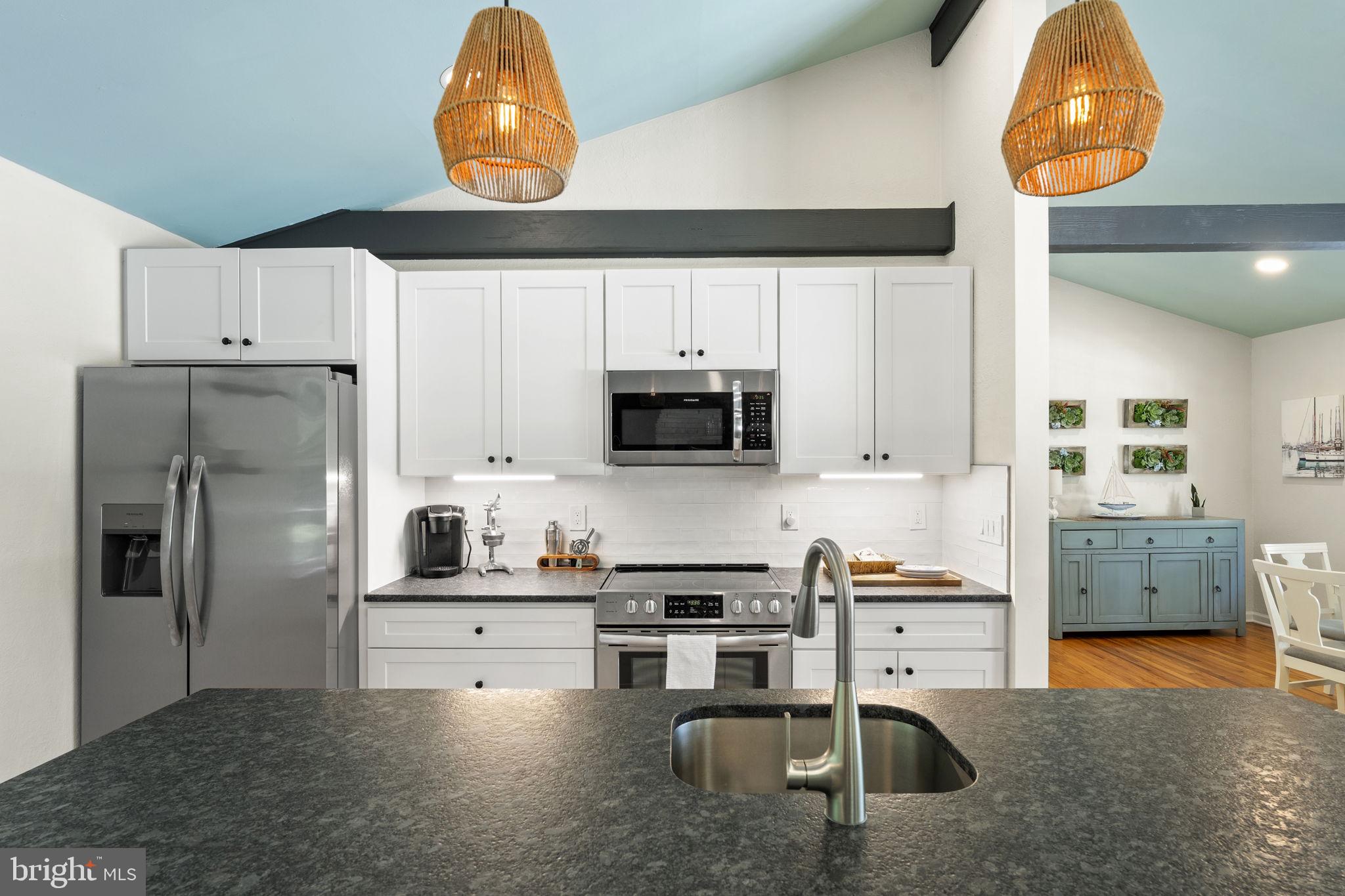 LOCUST POINT - Residential