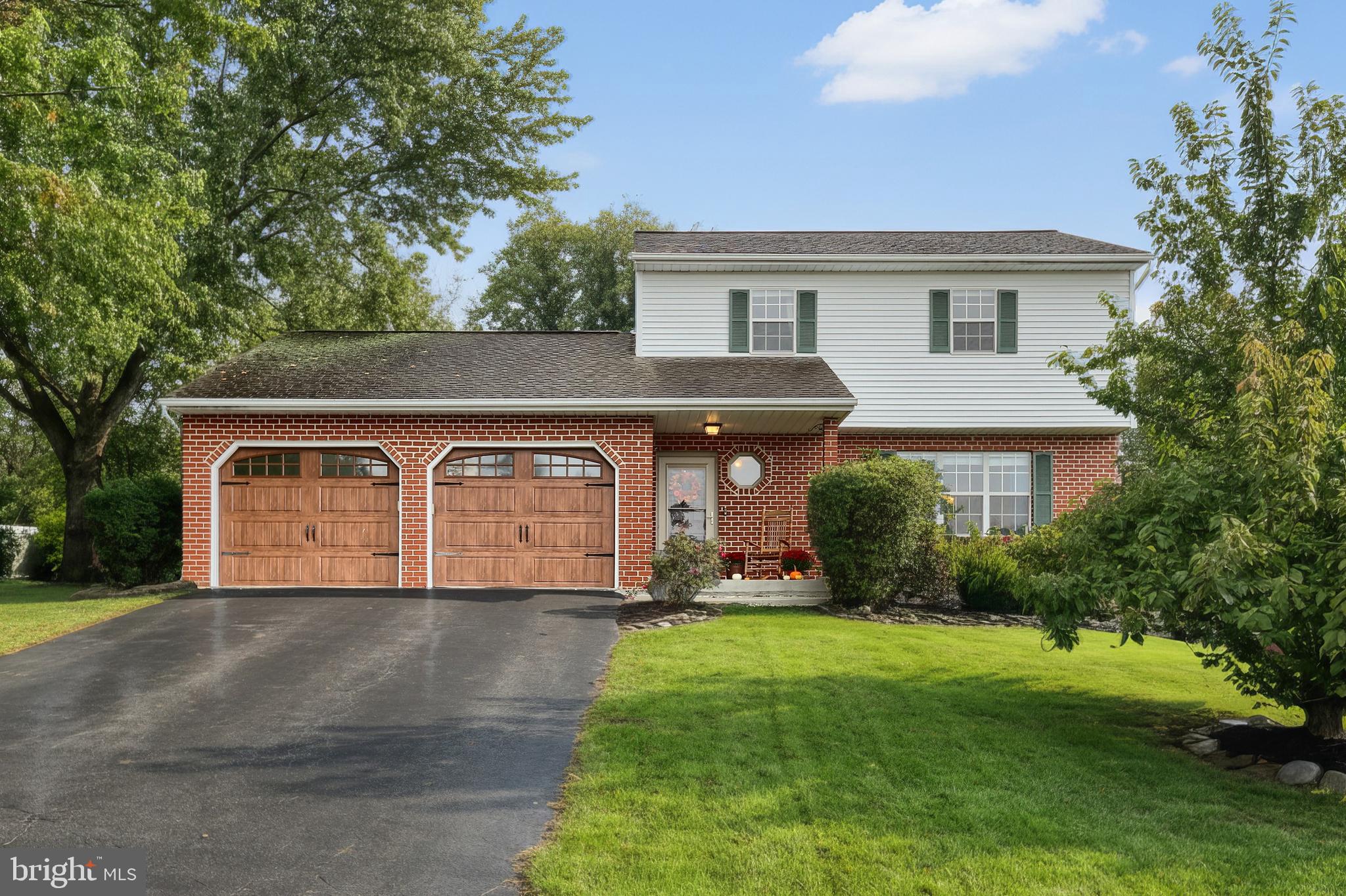 2824 GLEN HOLLOW DRIVE